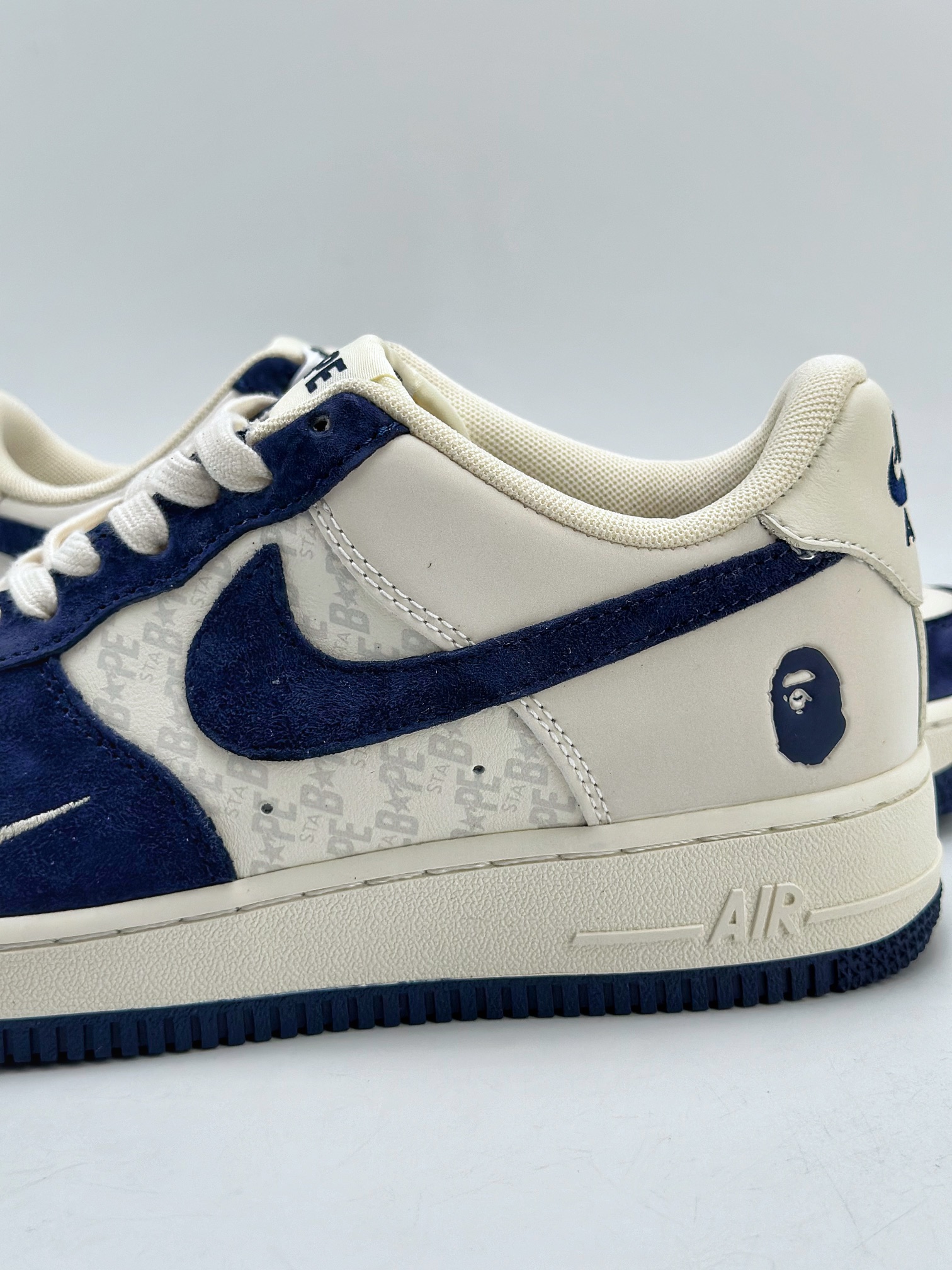 260 Nike Air Force 1 Low 07 x BAPE 米白深蓝 BA8806-222