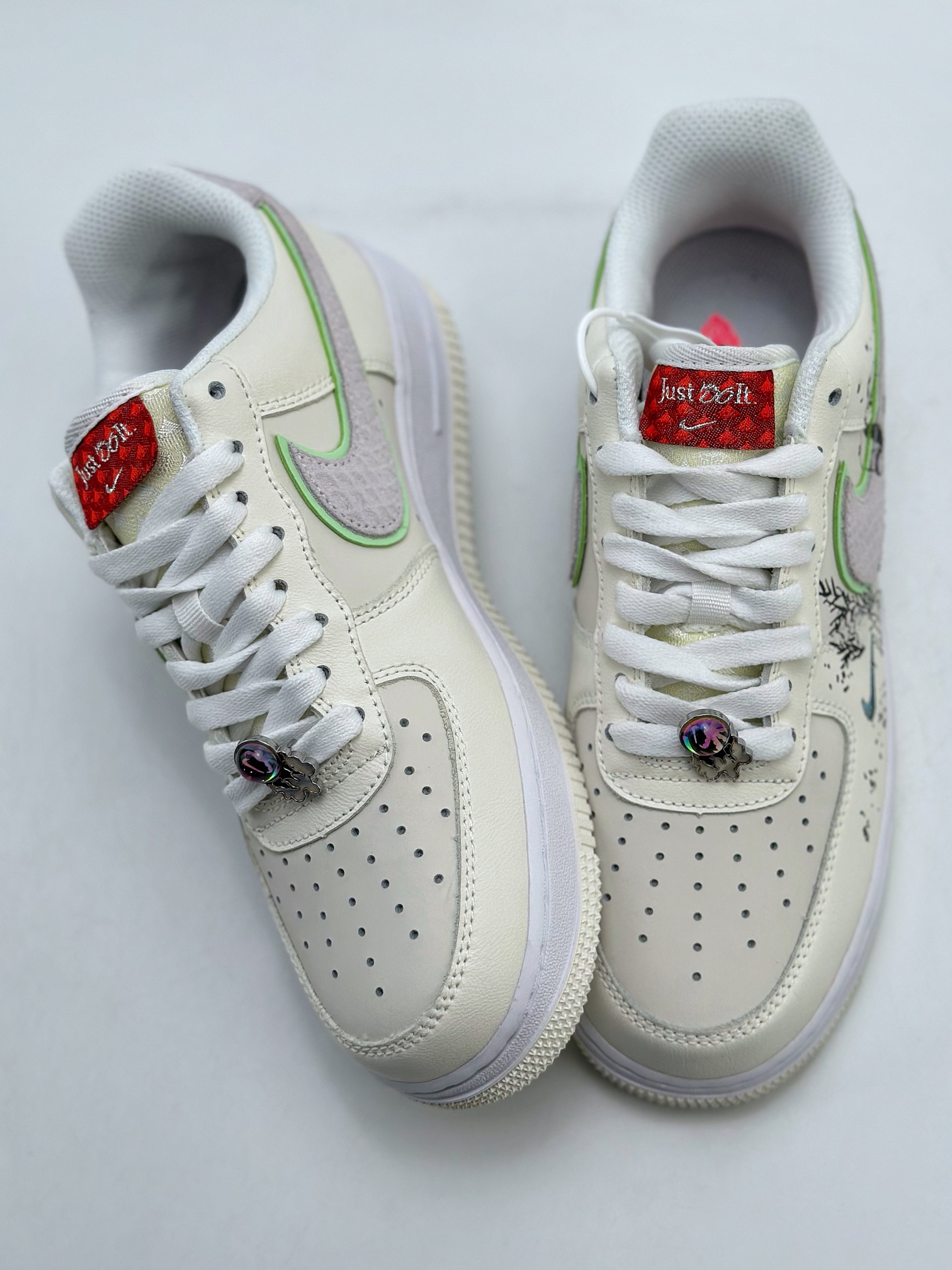 240 Nike Air Force 1 Low 07 龙年 白雪无痕 竹林熊猫 FZ5052-131