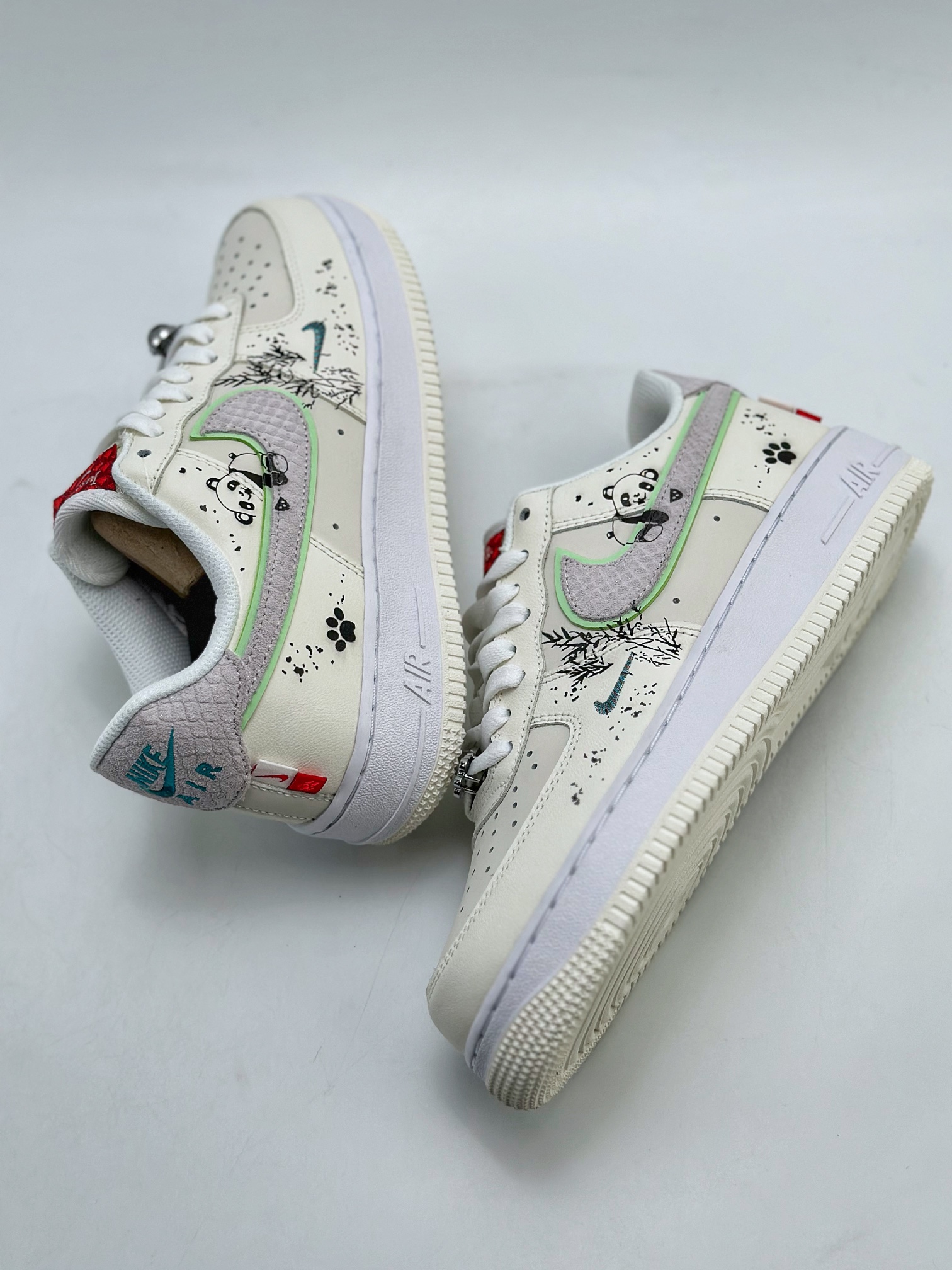 240 Nike Air Force 1 Low 07 龙年 白雪无痕 竹林熊猫 FZ5052-131