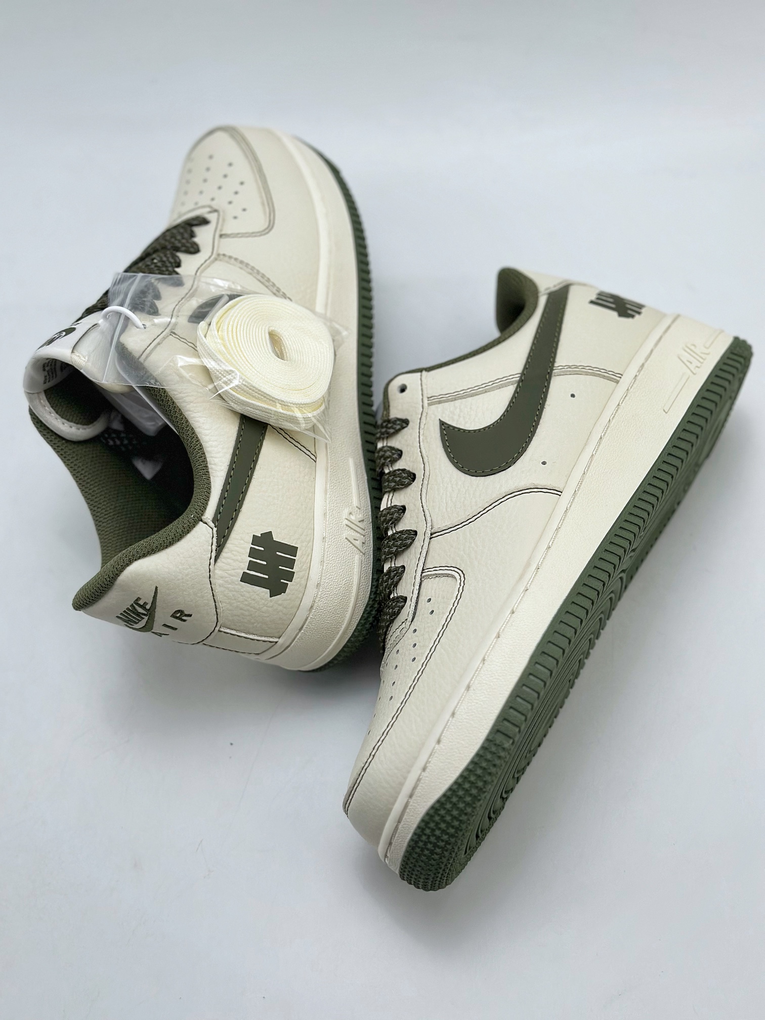 240 Nike Air Force 1 Low 07 x Stussy 斯图西白绿满天星 UN2395-521