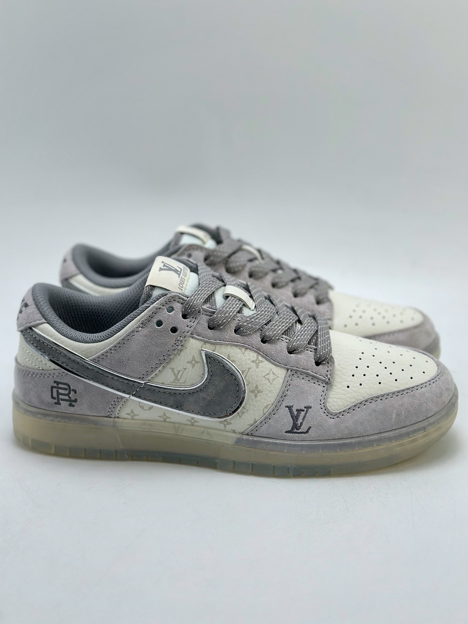 280 Nike SB Dunk Low x Louis Vuitton 冠军灰白 CR8033-502