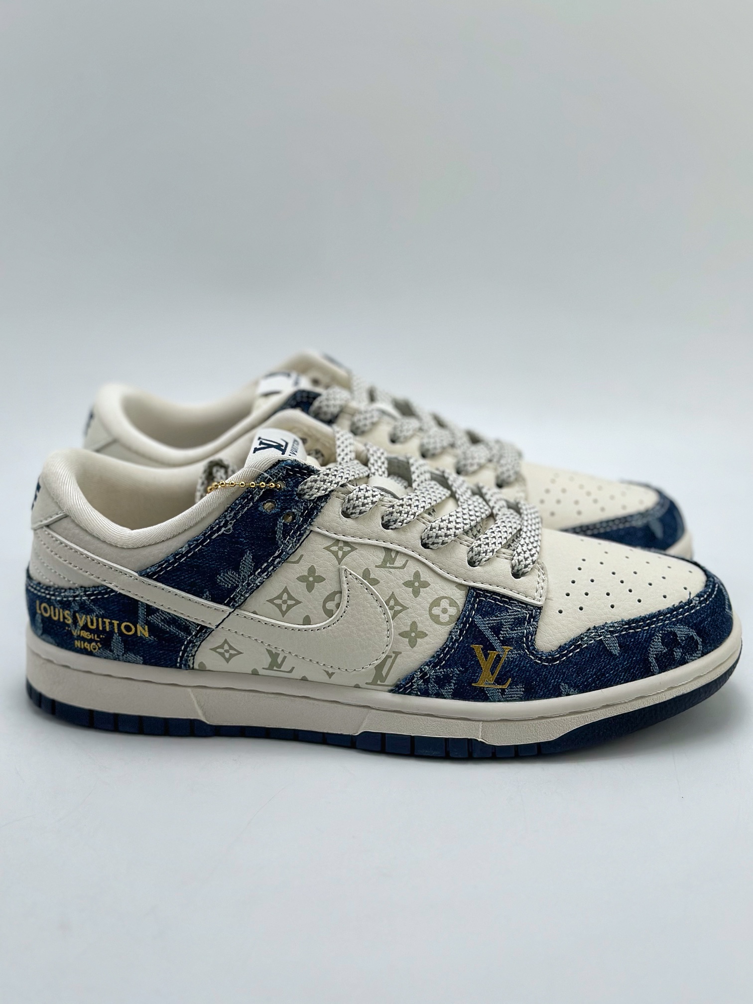 300 Nike SB Dunk Low x Louis Vuitton 白牛仔蓝 FC1688-162