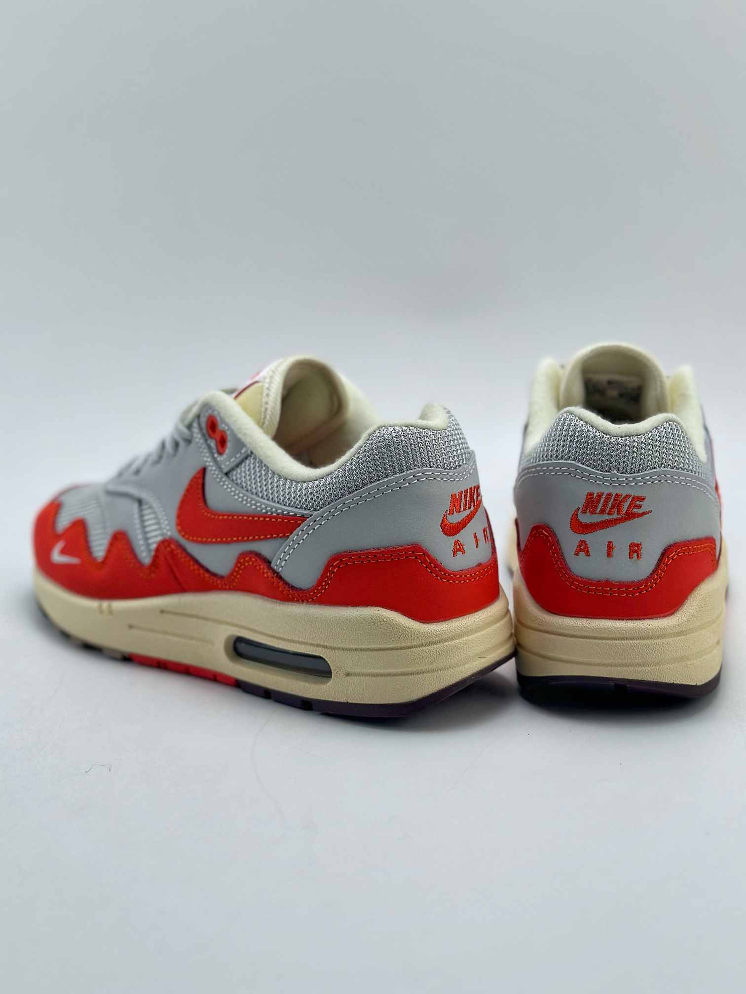 180 Nike Air Max 1 灰红 复古休闲跑步鞋 DH1348-600