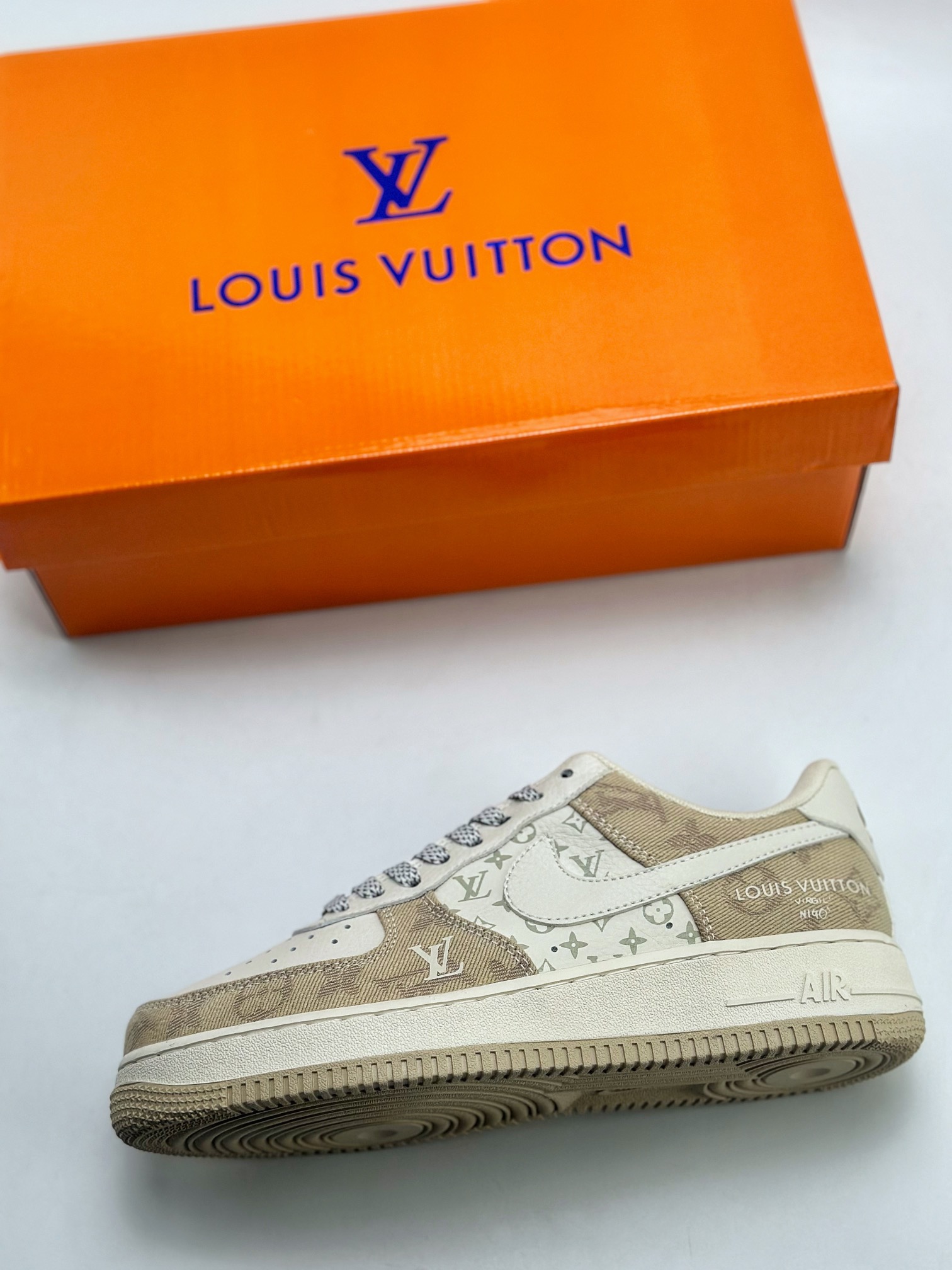 260 Nike Air Force 1 Low 07 x Louis Vuitton 白黄印花 DD8686-300