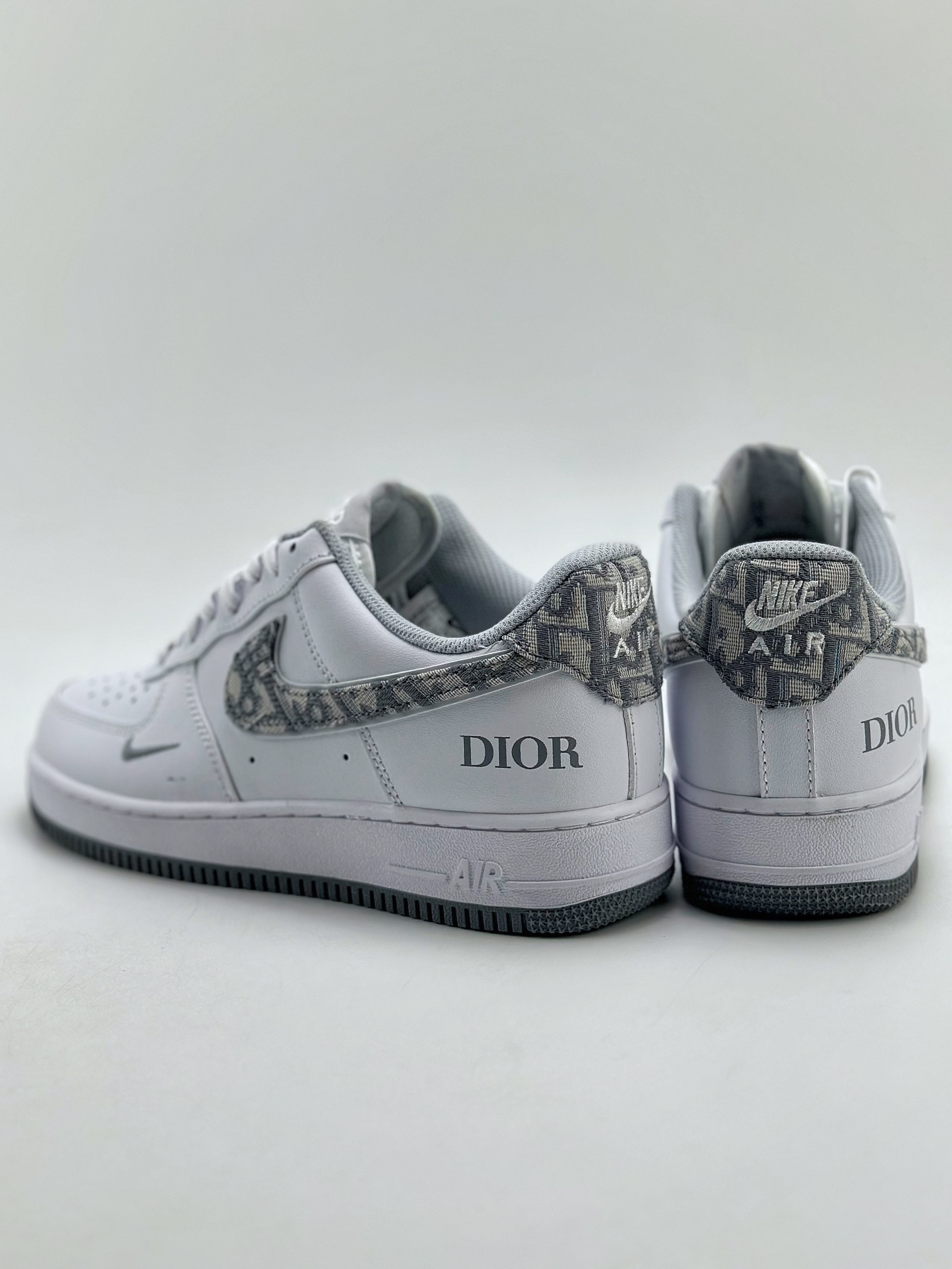 220 Nike Air Force 1 Low 07 x DIOR 白灰