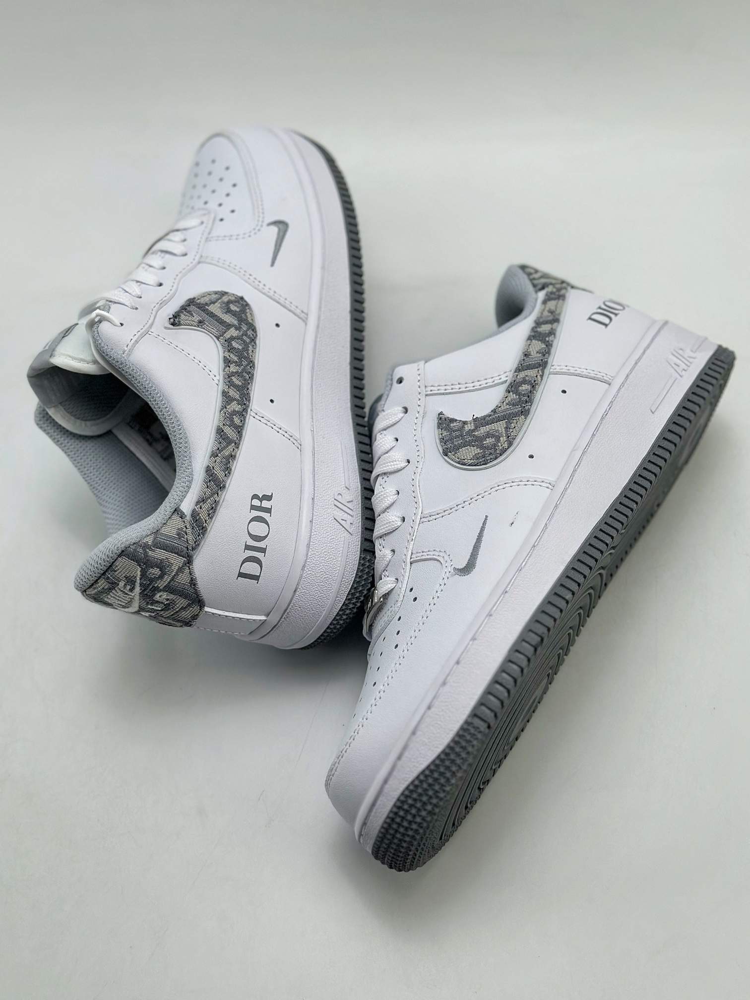 220 Nike Air Force 1 Low 07 x DIOR 白灰