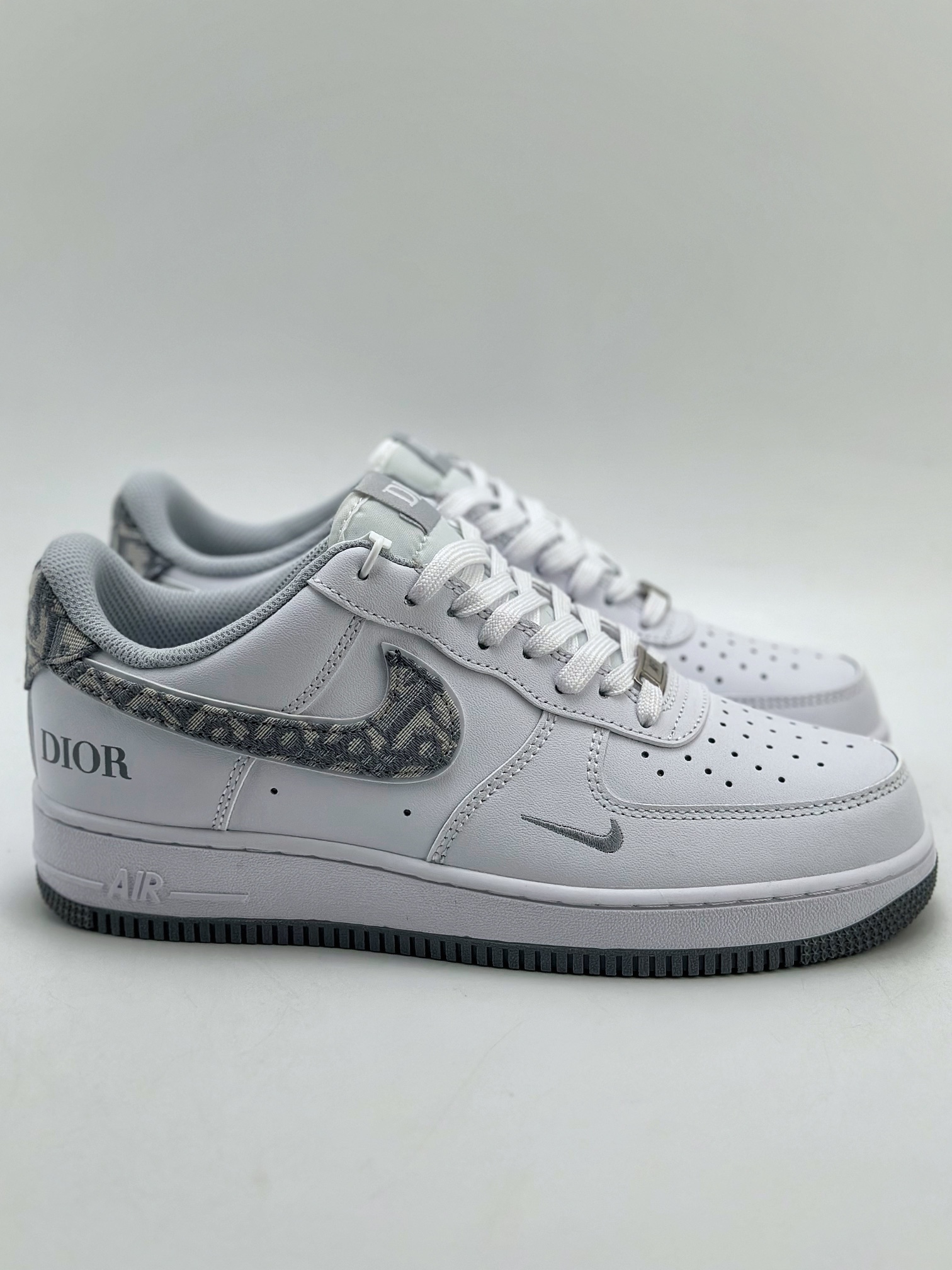 220 Nike Air Force 1 Low 07 x DIOR 白灰