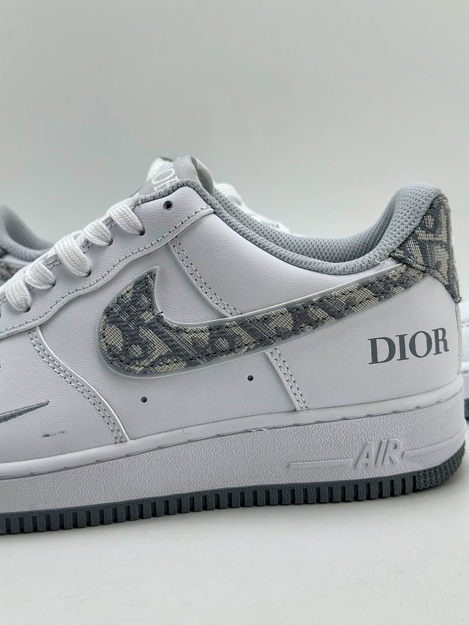 220 Nike Air Force 1 Low 07 x DIOR 白灰