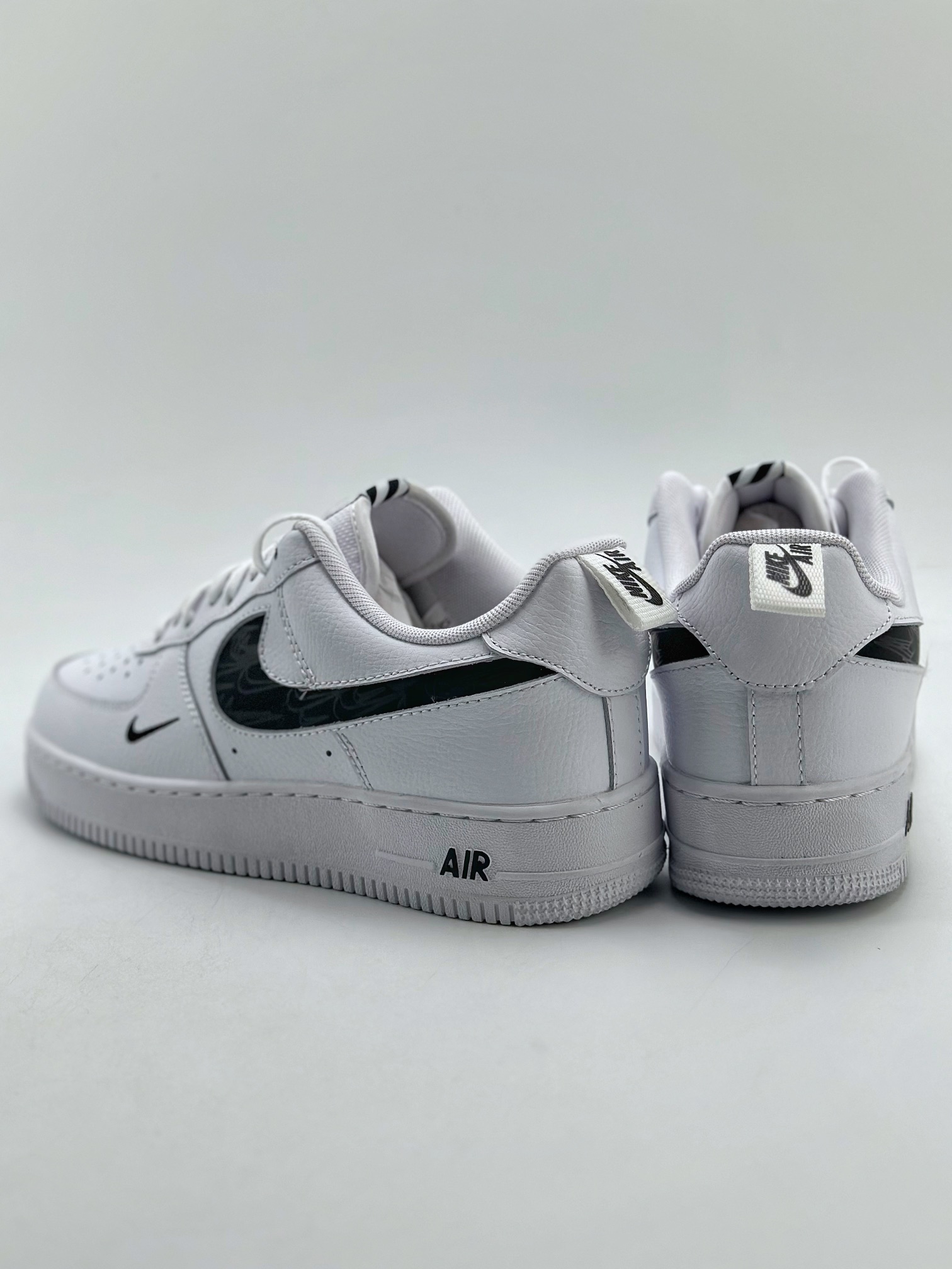 200 Nike Air Force 1 Low 07 白黑 FV1320-100