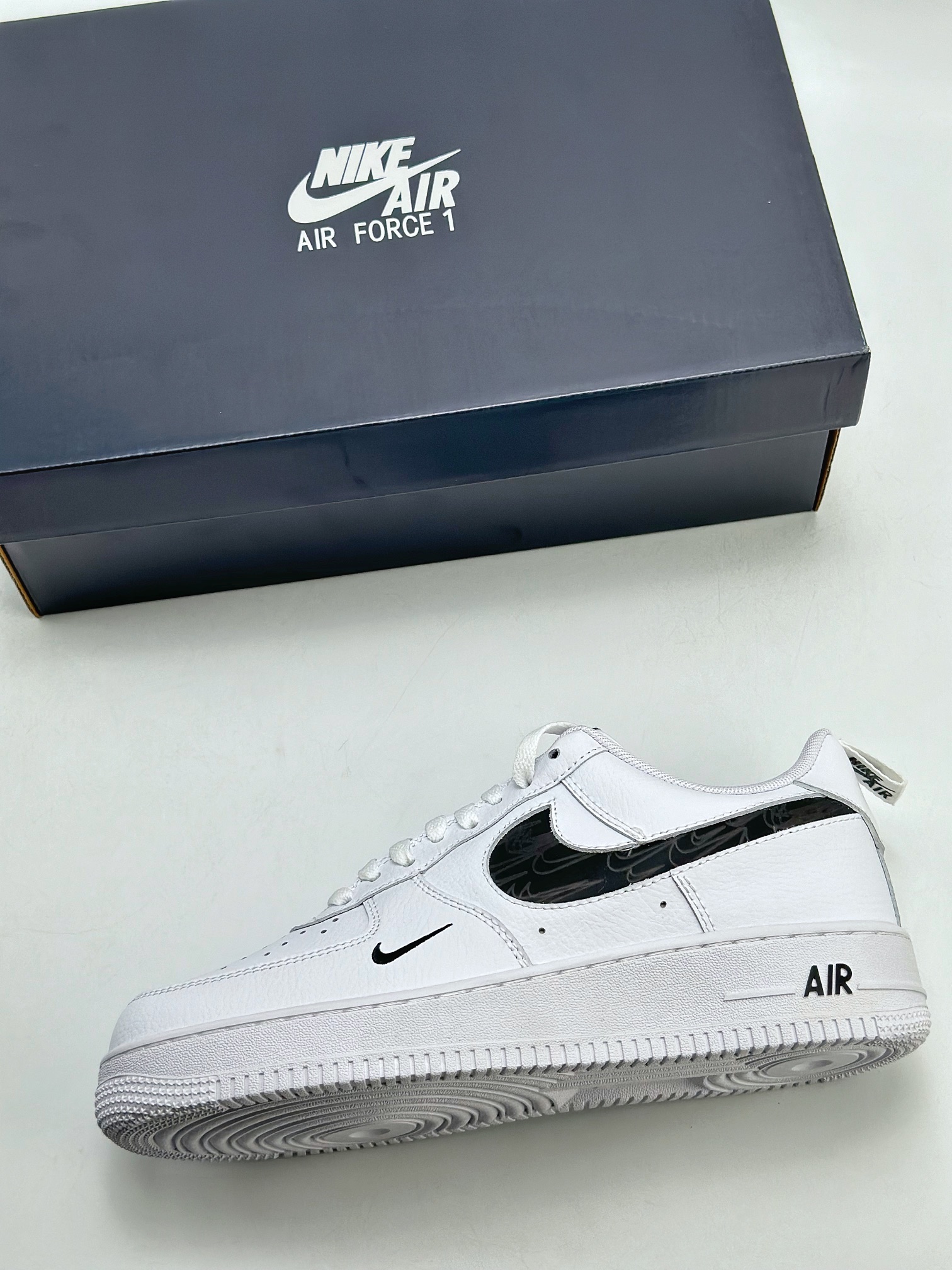 200 Nike Air Force 1 Low 07 白黑 FV1320-100