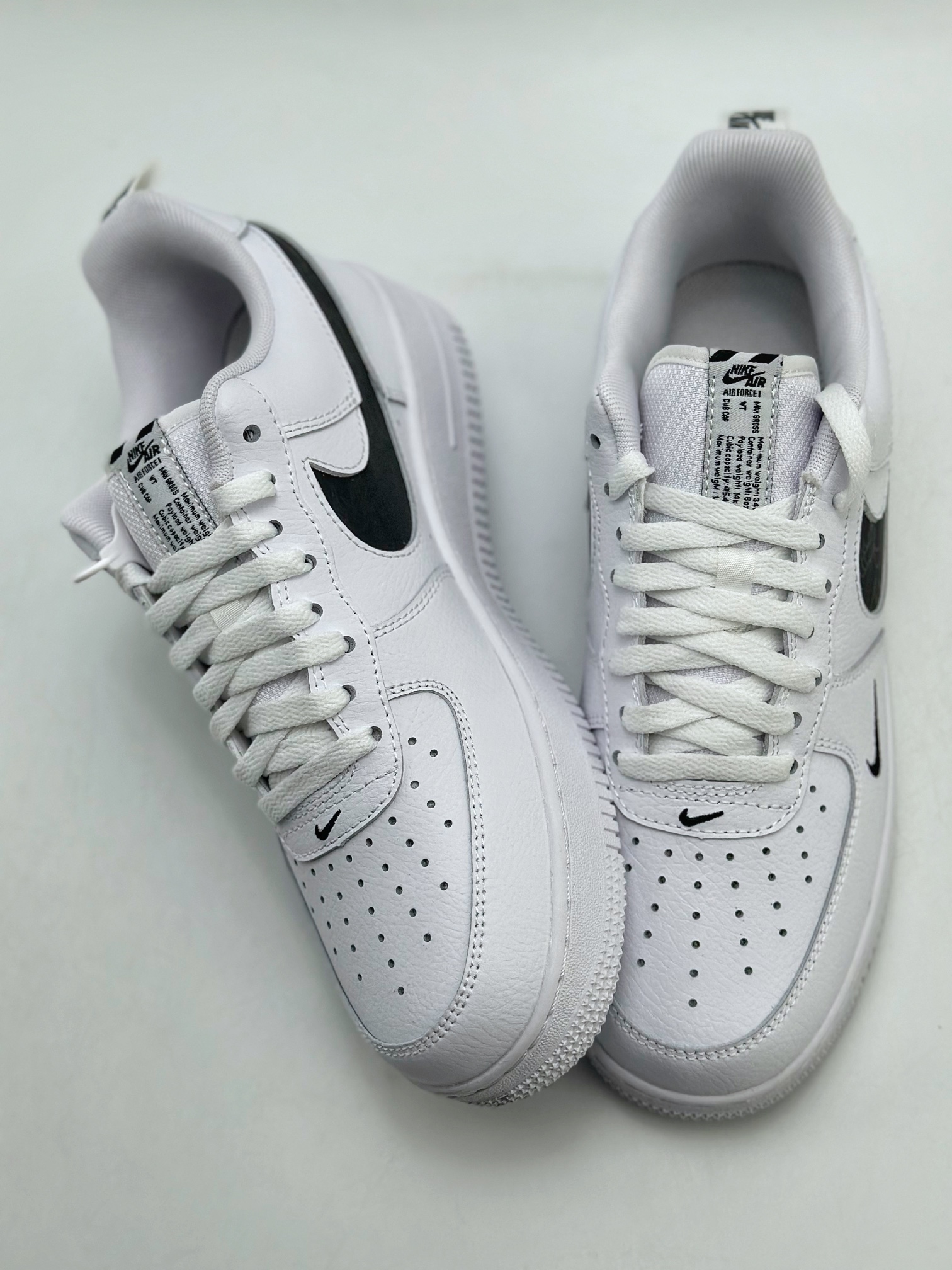 200 Nike Air Force 1 Low 07 白黑 FV1320-100