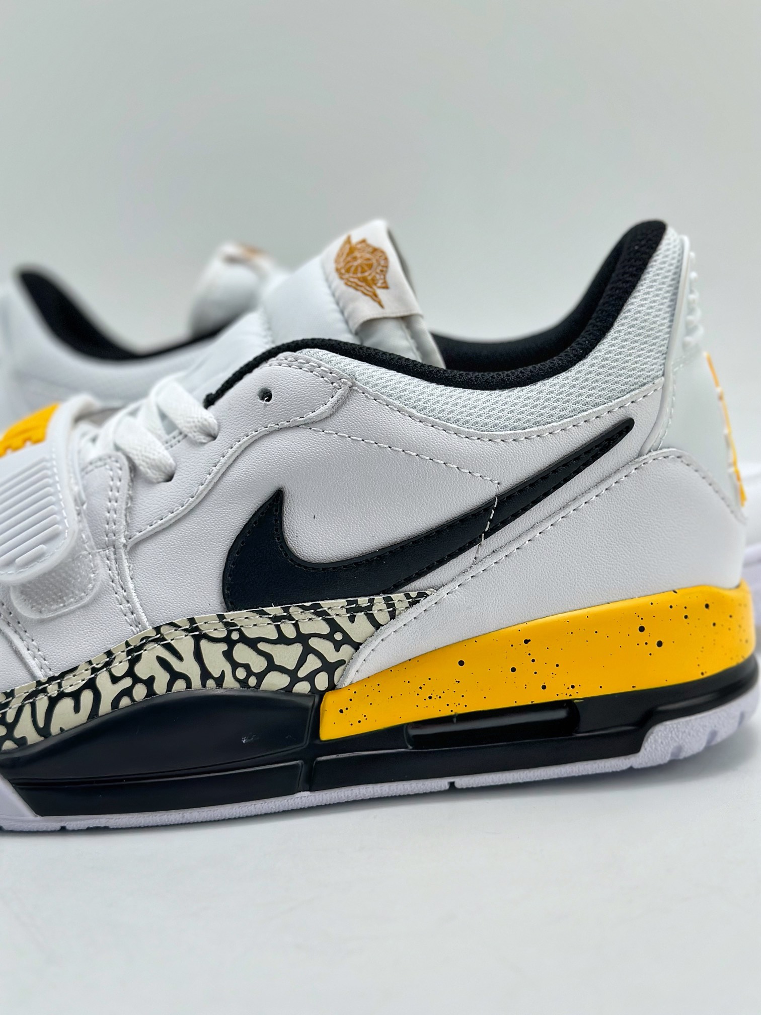 200 Nike Air Jordan Legacy 312 Low 乔丹最强三合一混合版 CD7069-107