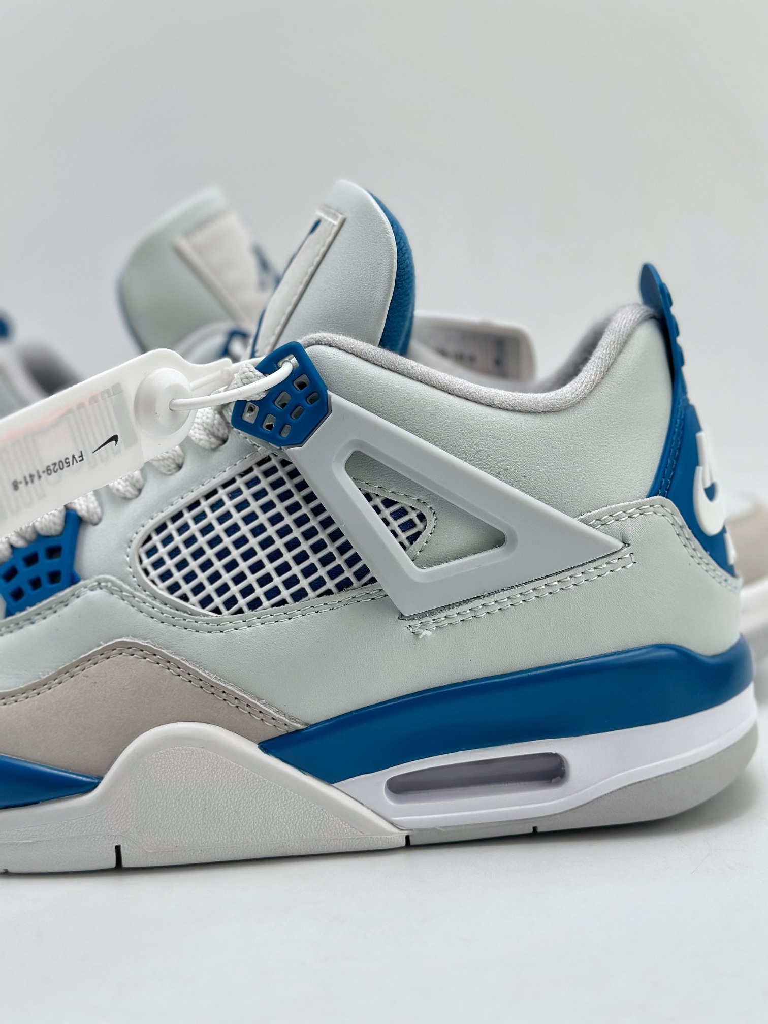 200 Air Jordan 4 Retro ”Military Blue” 白蓝  FV5029-141