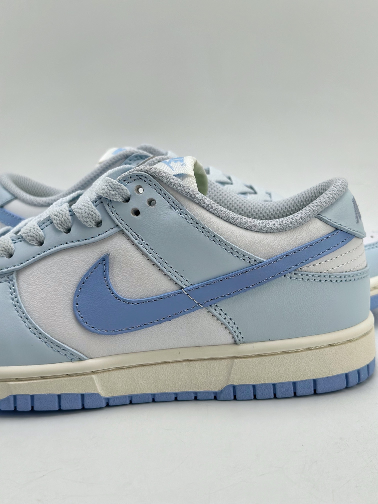 240 NIKE SB Dunk Low 海盐蓝白 DD1873-400