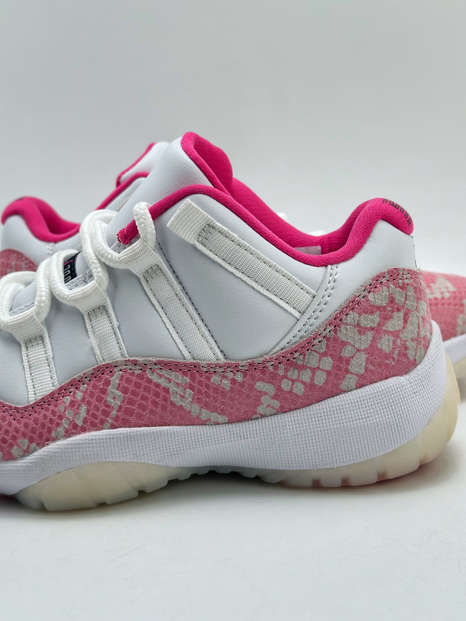 280 Air Jordan 11 Low pink snakeskin 白粉 AJ11 粉蛇  AH7860-106