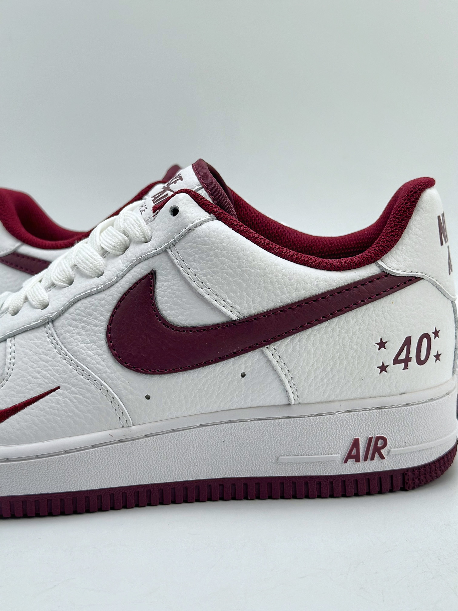 200 Nike Air Force 1 Low 07 40周年白酒红 MN5263-125