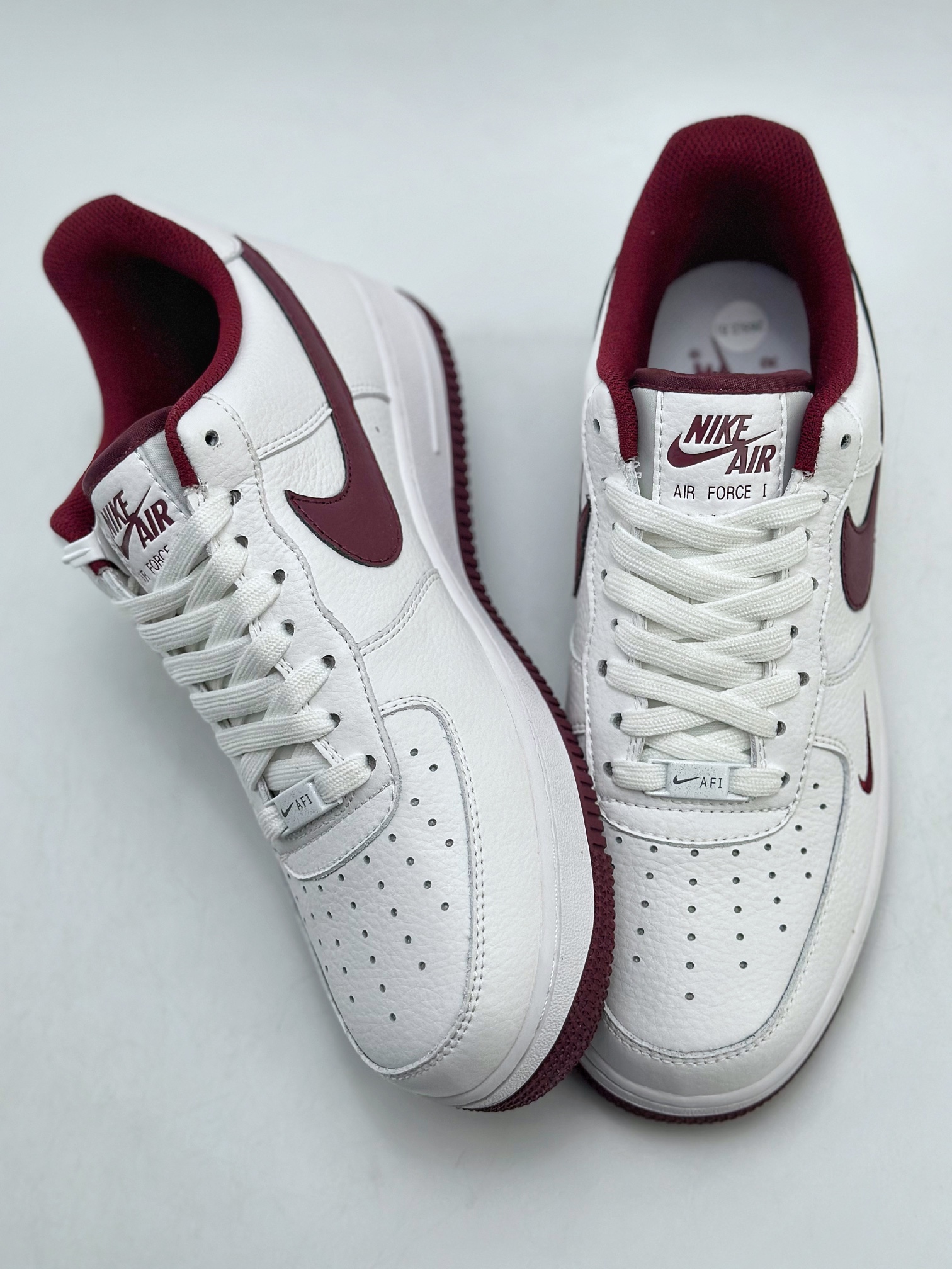 200 Nike Air Force 1 Low 07 40周年白酒红 MN5263-125