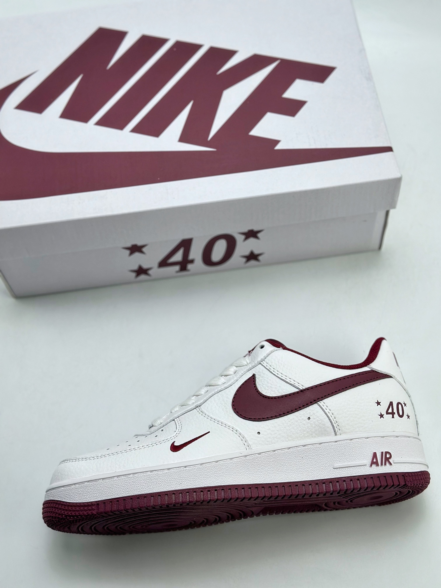 200 Nike Air Force 1 Low 07 40周年白酒红 MN5263-125