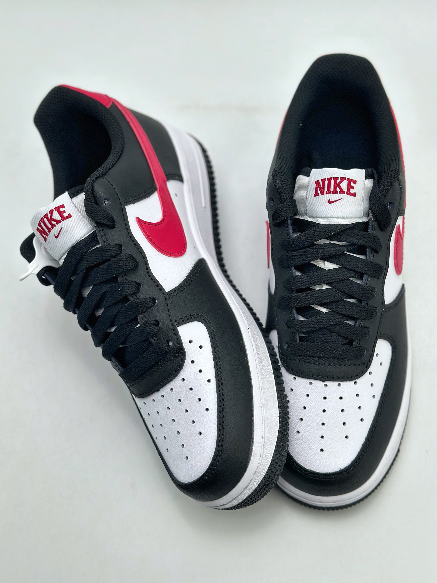 200 Nike Air Force 1 Low 07 黑白红 FZ4351-001