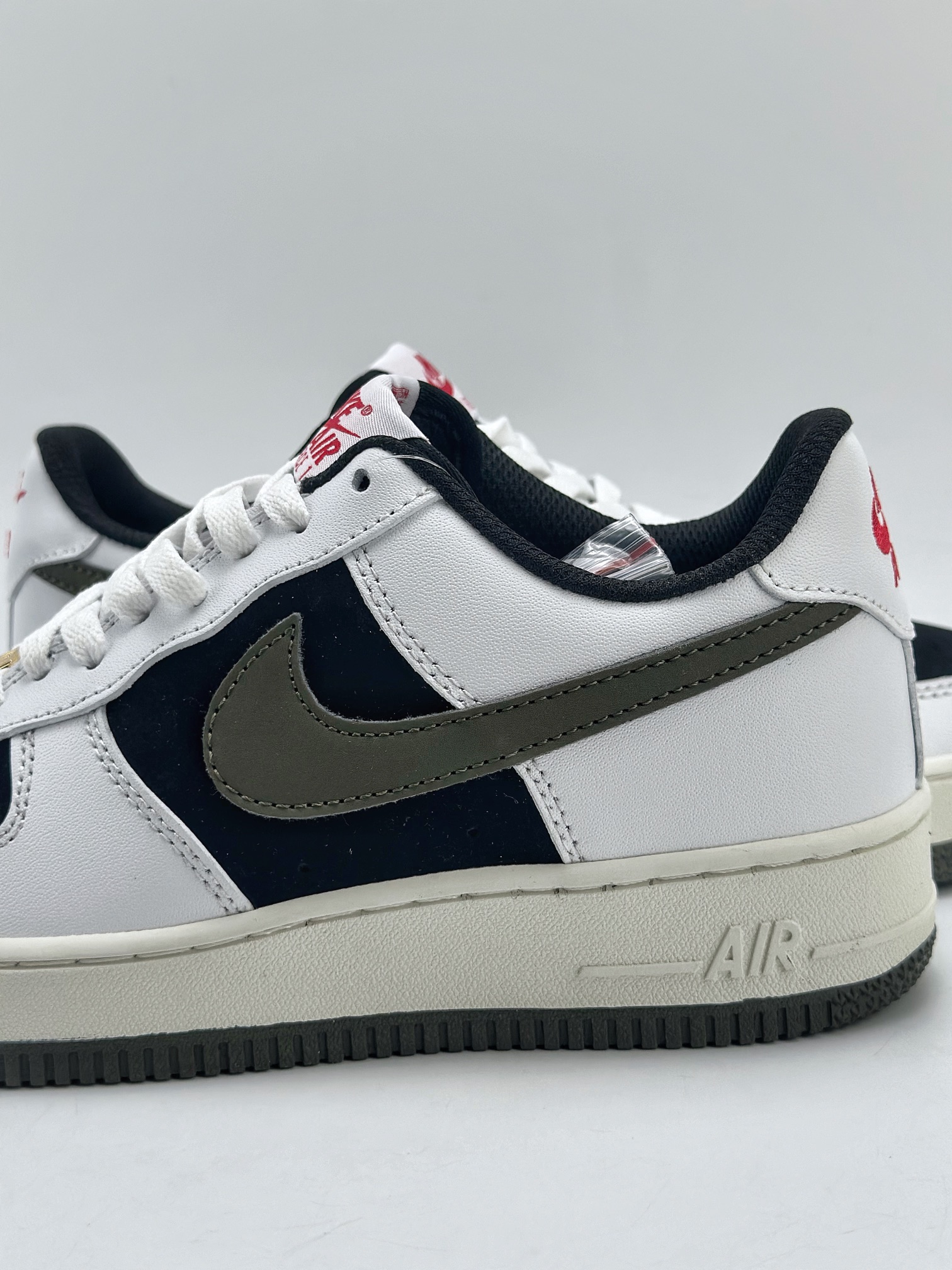 200 Nike Air Force 1 Low 07 白黑军绿勾 AV0383-226