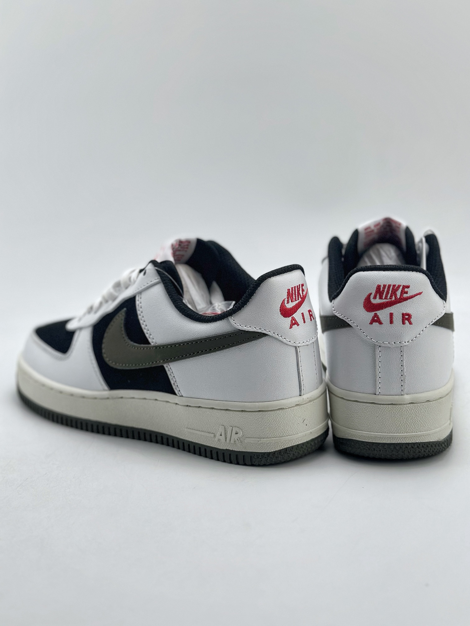 200 Nike Air Force 1 Low 07 白黑军绿勾 AV0383-226