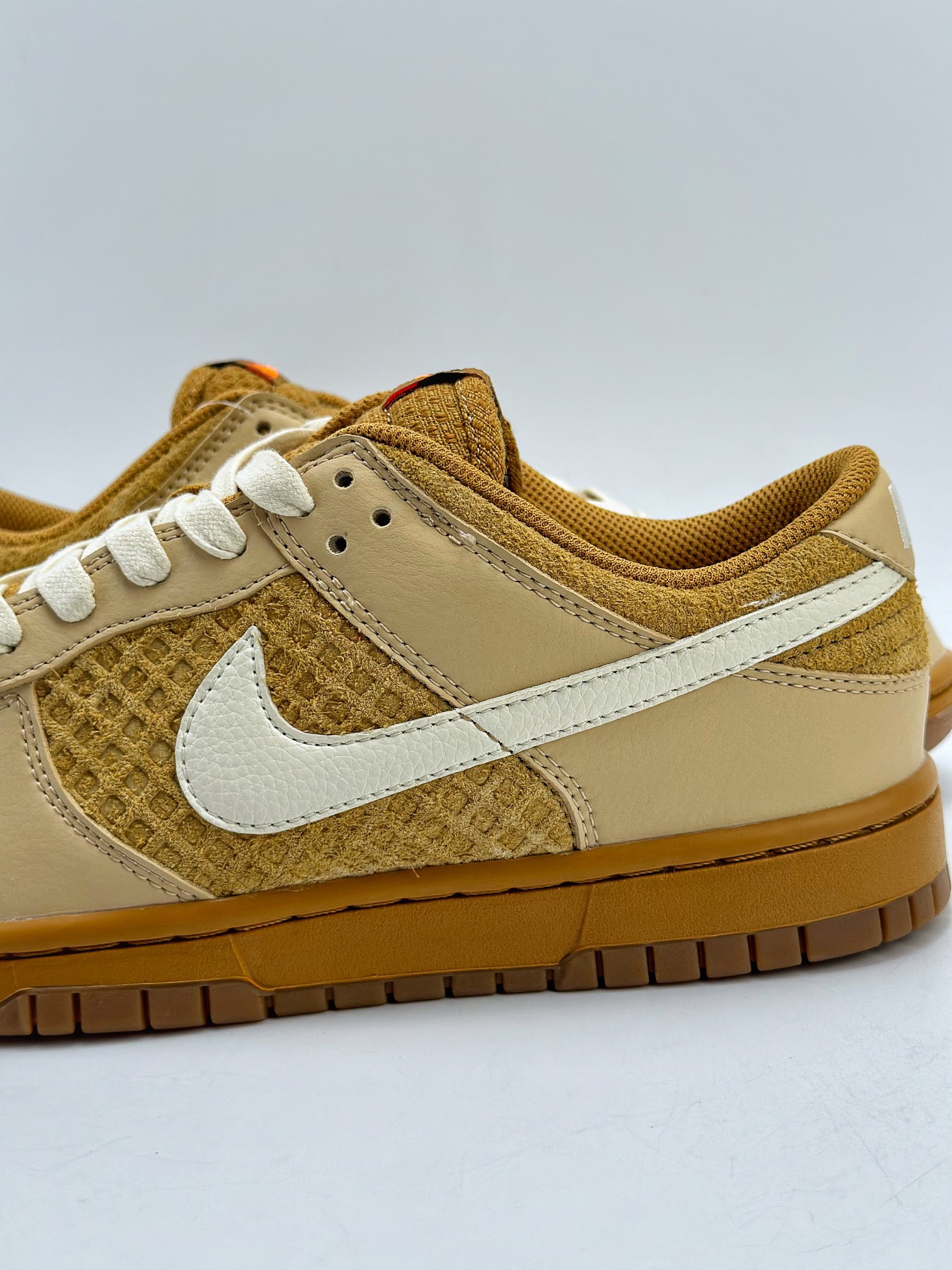 240 NIKE SB Dunk Low ”WAFFLES” 黄棕 FZ4041-744