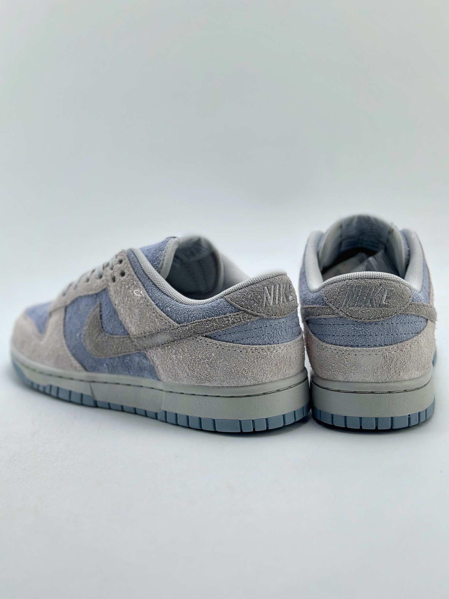 240 NIKE SB Dunk Low ”Light Armory Blue and Photon Dust” 蓝灰 FZ3779-025