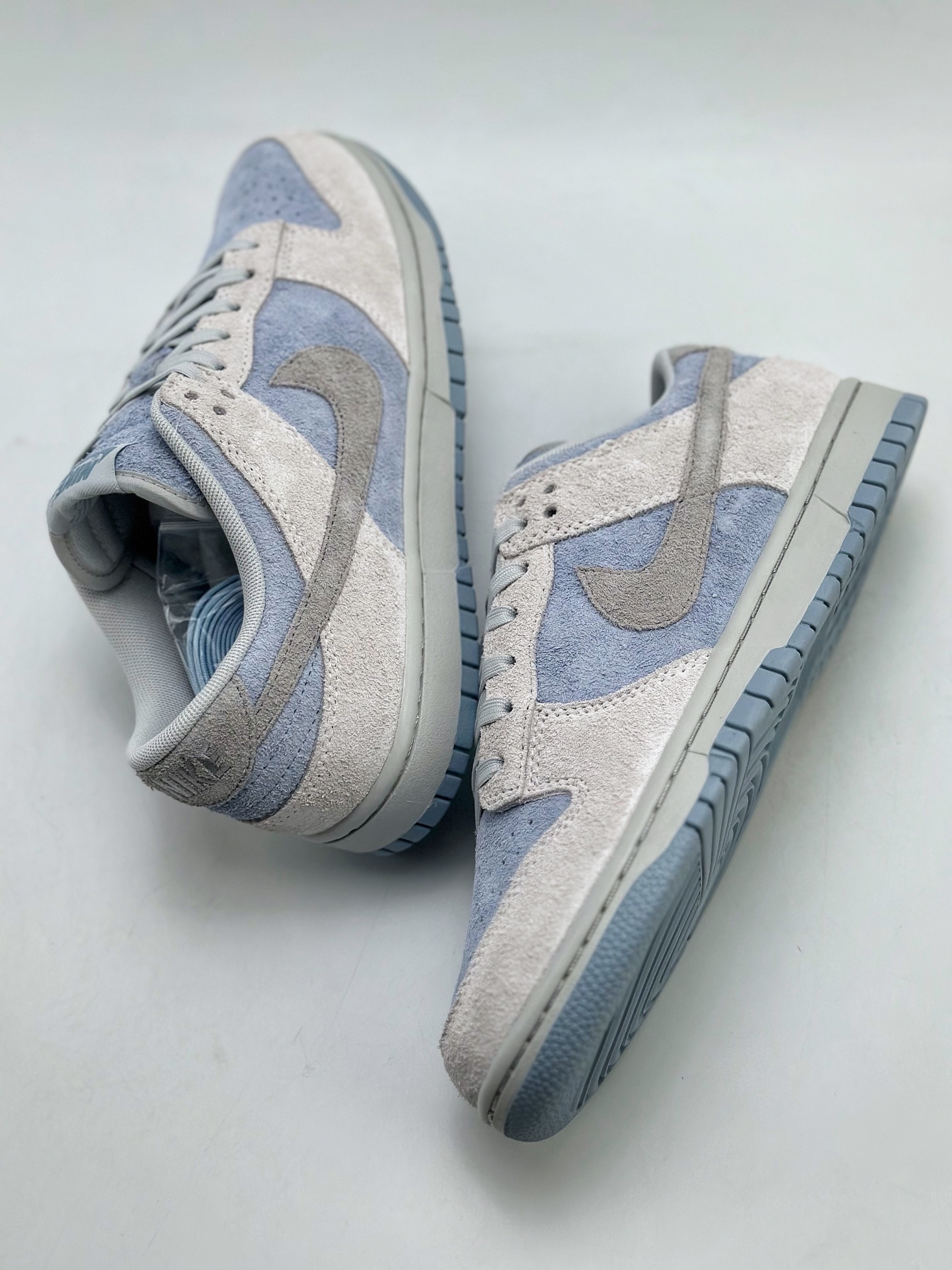 240 NIKE SB Dunk Low ”Light Armory Blue and Photon Dust” 蓝灰 FZ3779-025