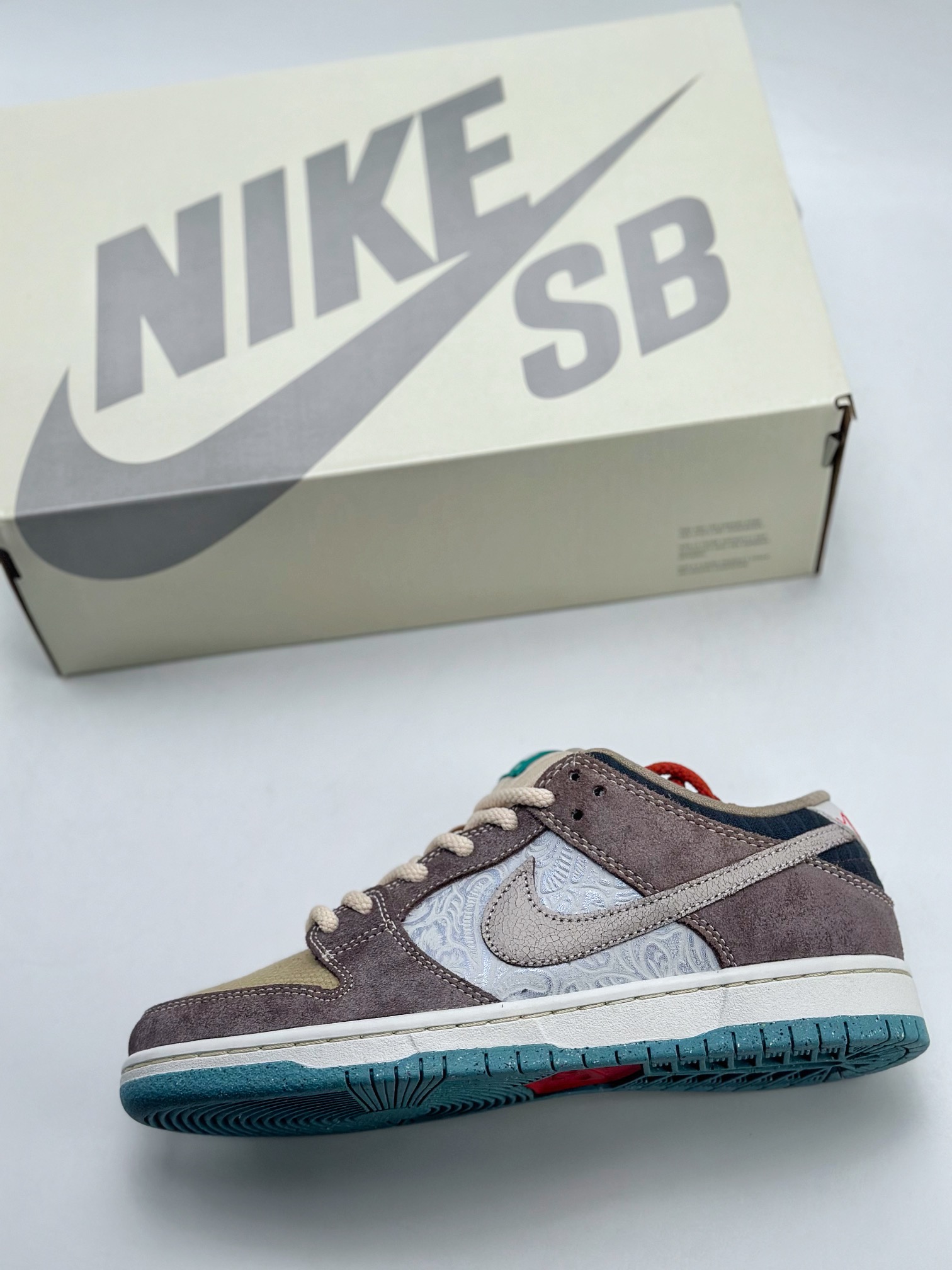 220 NIKE SB Dunk Low ”Big Money Savings” 棕灰 FZ3129-200