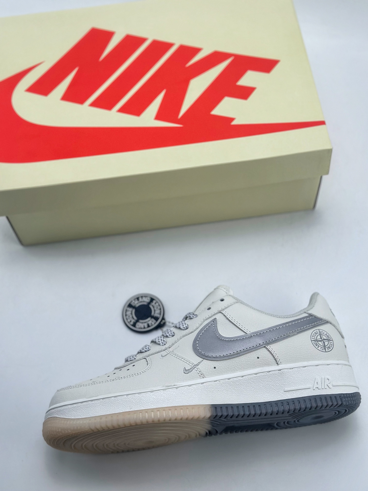 260 Nike Air Force 1 Low 07 x Stone Island 石头岛白灰 SL-240333