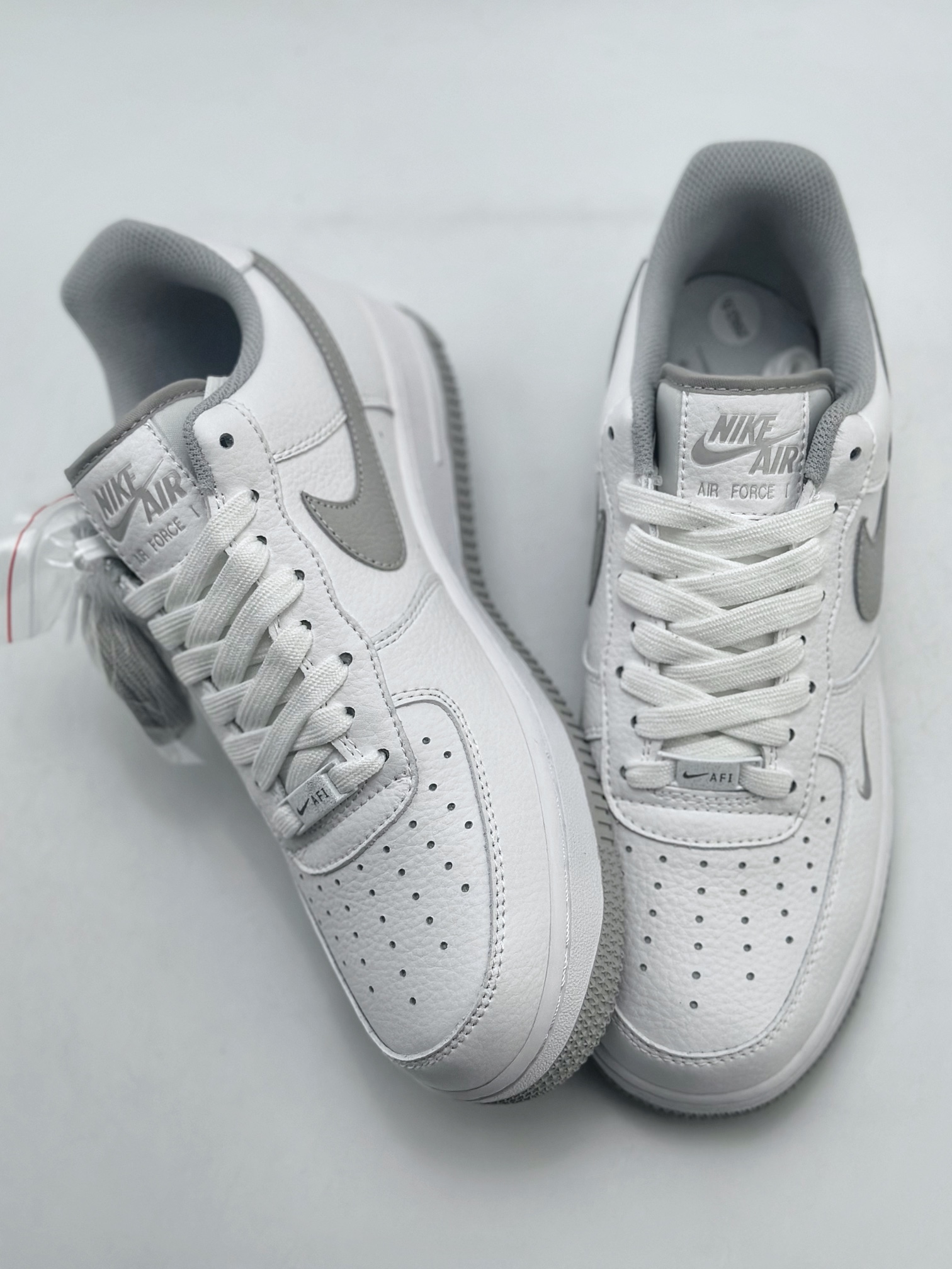 200 Nike Air Force 1 Low 07 40周年 白灰 MN5263-121