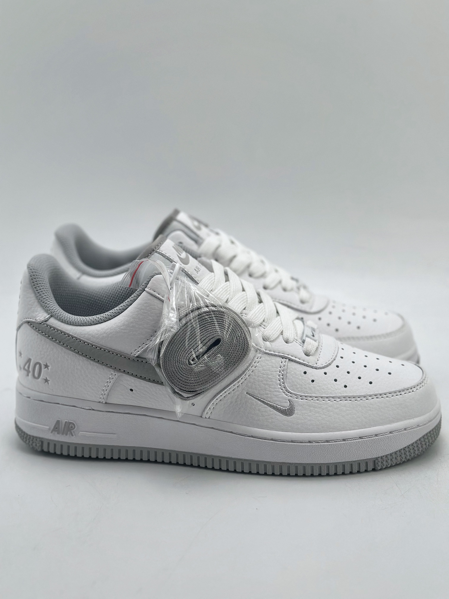 200 Nike Air Force 1 Low 07 40周年 白灰 MN5263-121