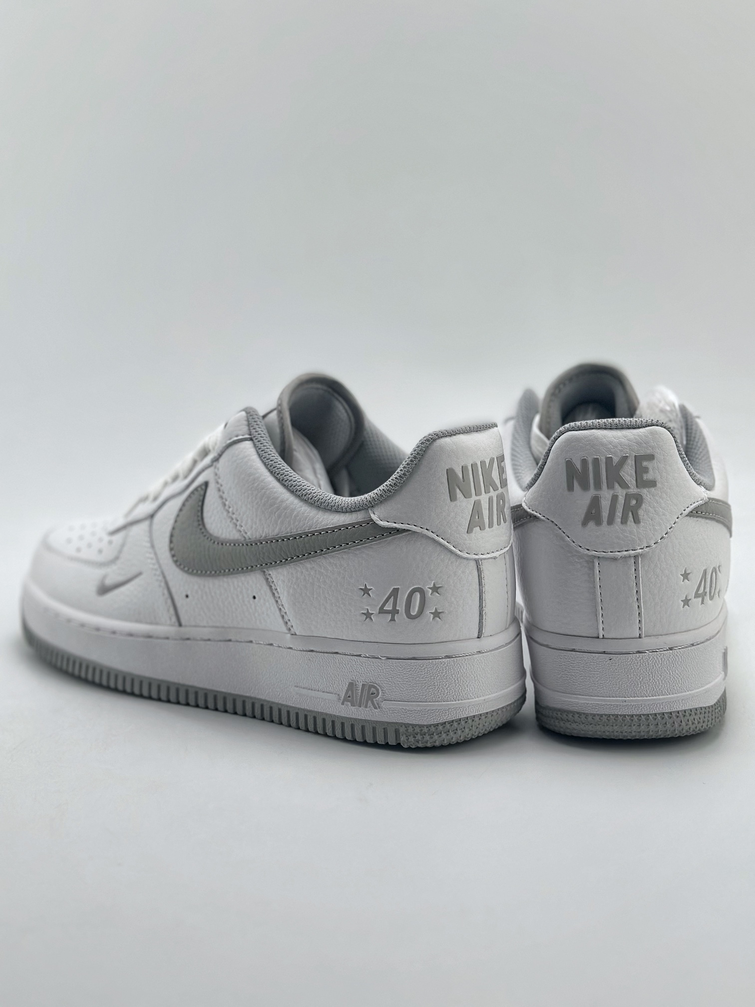 200 Nike Air Force 1 Low 07 40周年 白灰 MN5263-121