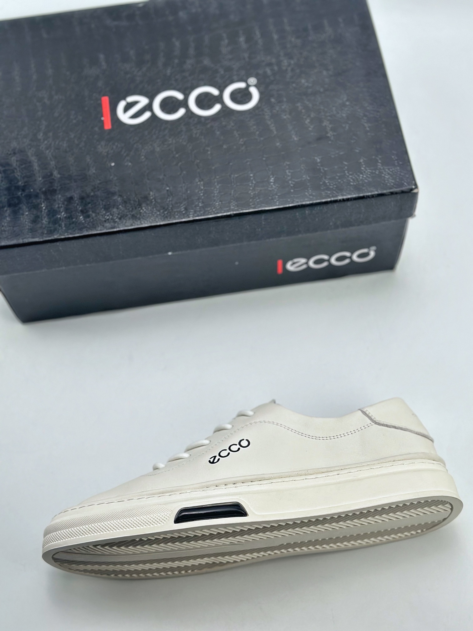 300 ECCO/爱步 运动跑鞋/休闲鞋