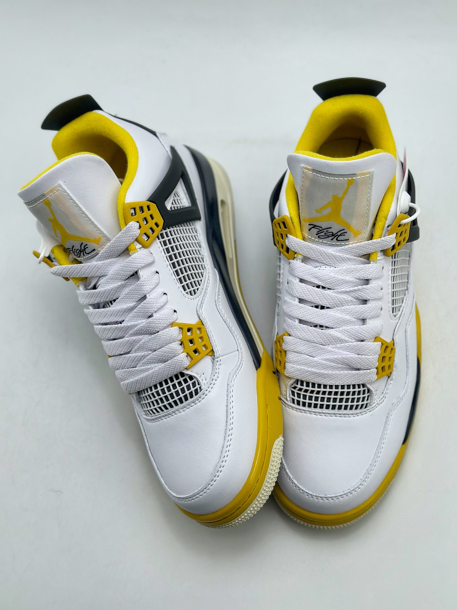 200 Air Jordan 4 Retro ”Vivid Sulfur” 白黄 AQ9129-101