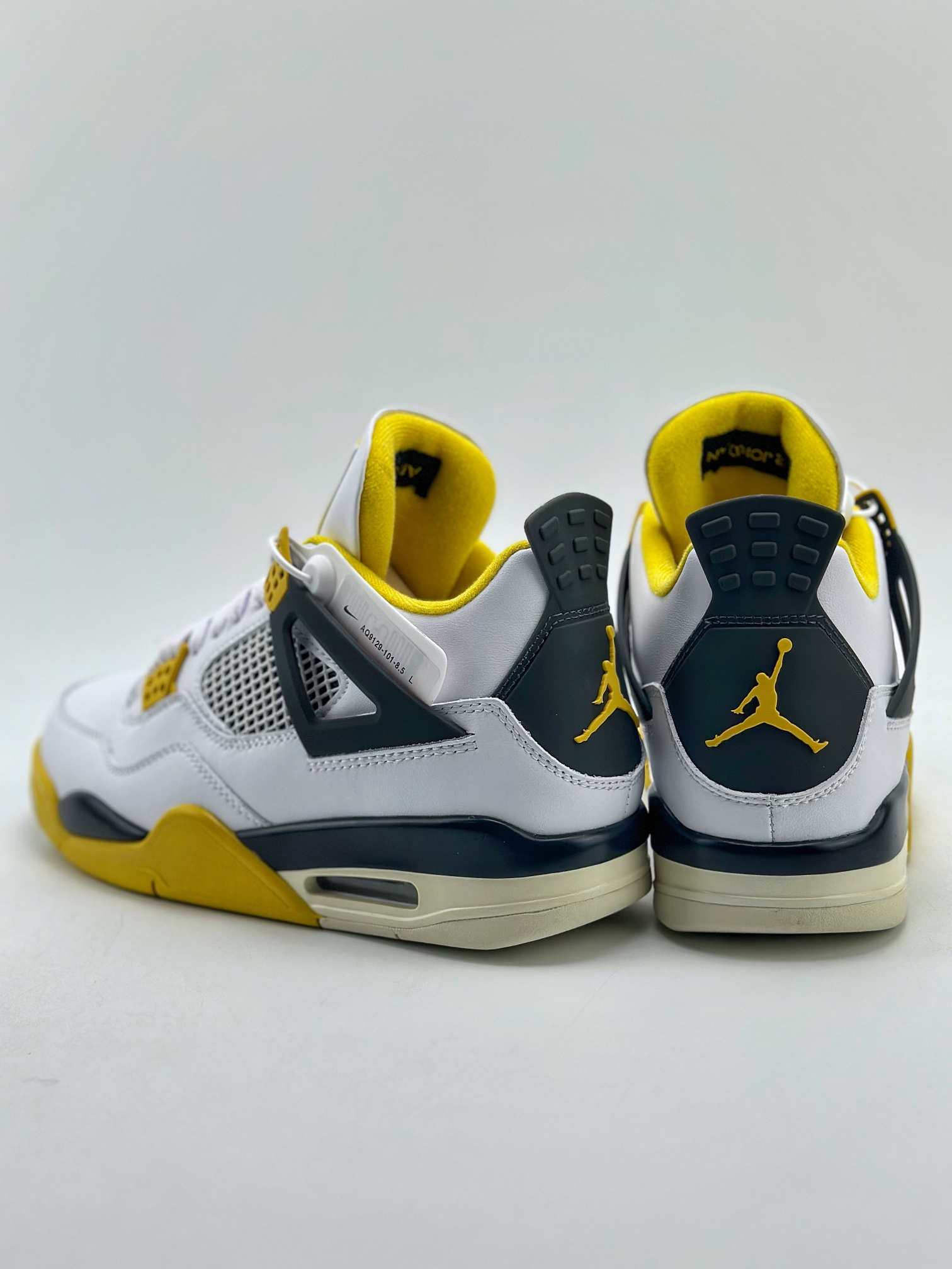 200 Air Jordan 4 Retro ”Vivid Sulfur” 白黄 AQ9129-101