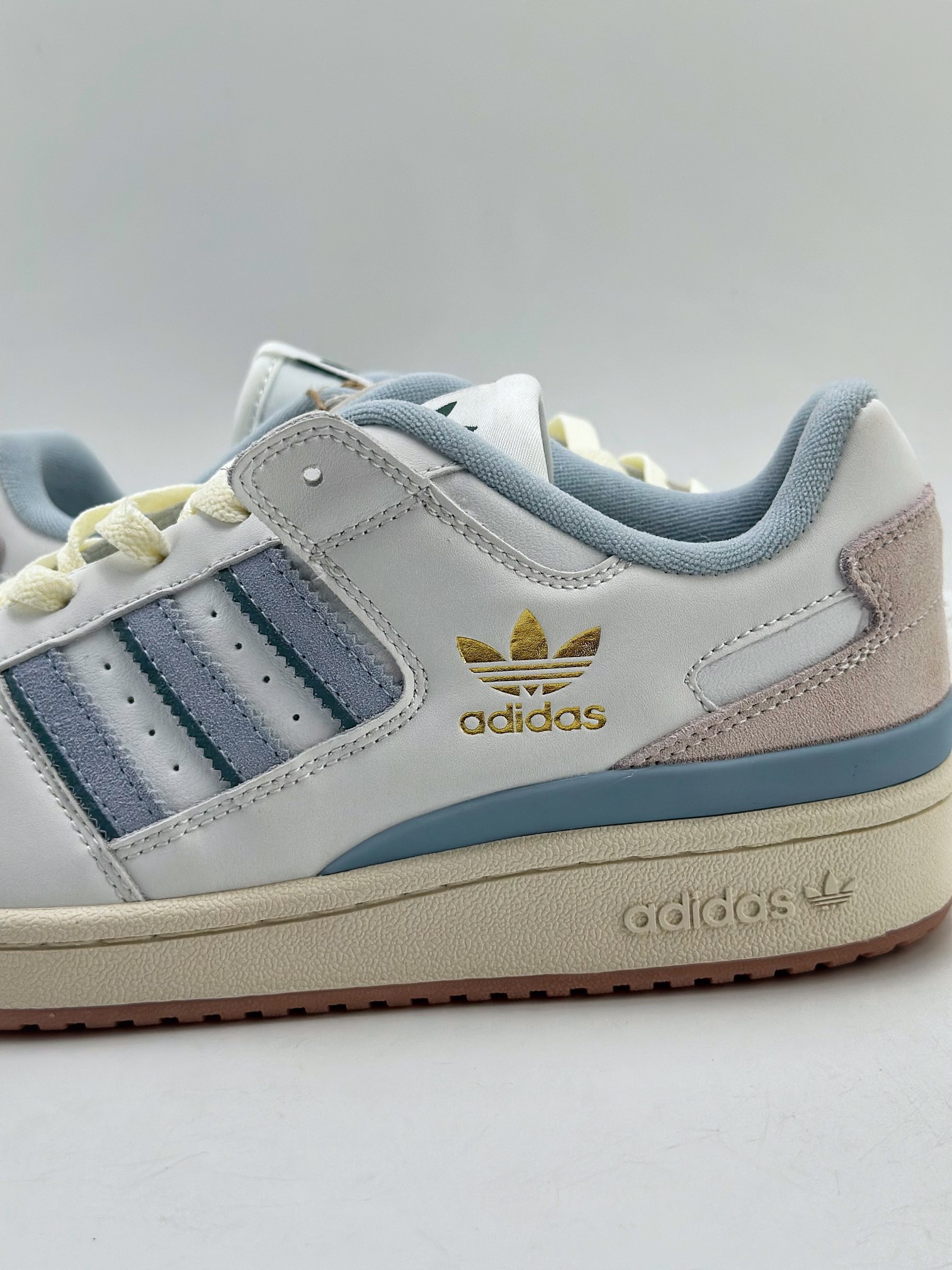 220 海外渠道版  原盒原标  Adidas Forum Low CL 三叶草低邦经典魔术贴复古板鞋  IG39646