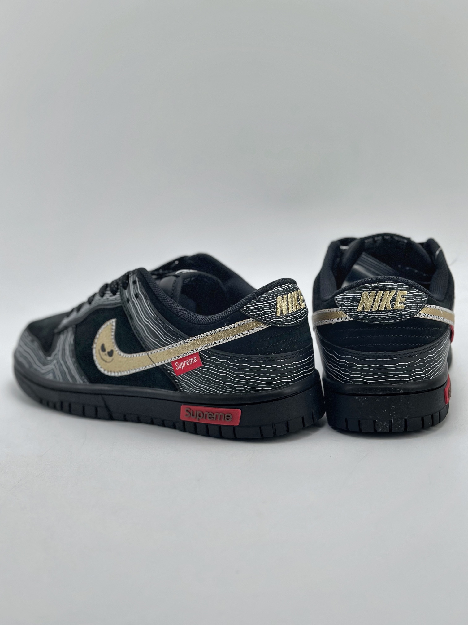 280 Nike SB Dunk Low x Supreme 联名黑灰鬼脸 XD6188-025