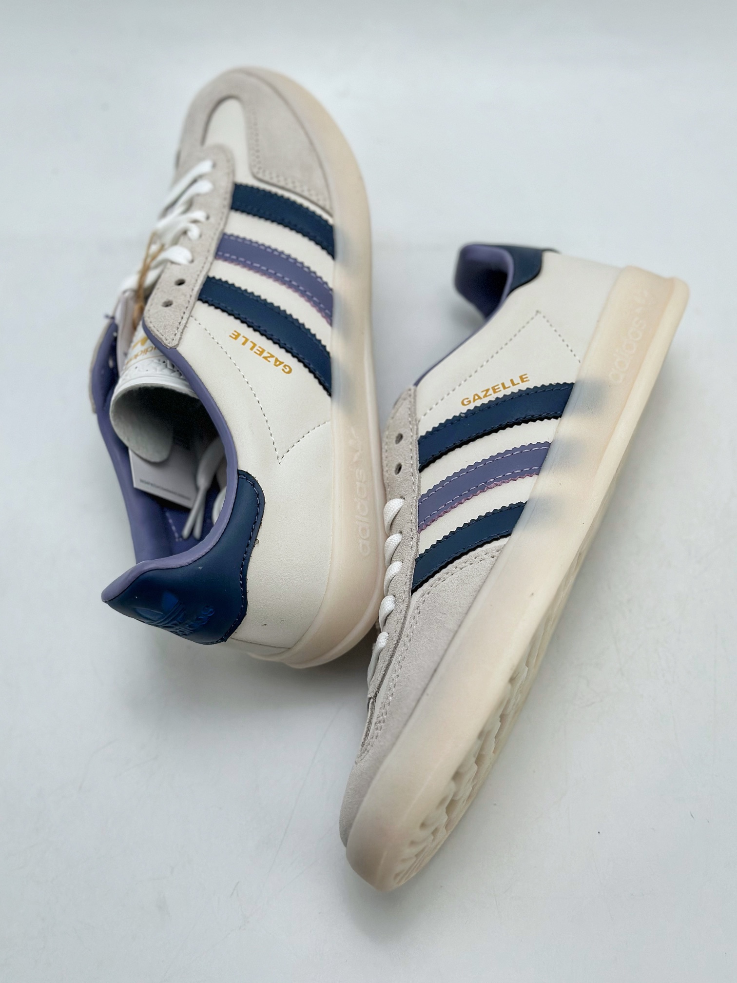 180 adidas Originals Gazelle INdoor 三叶草休闲防滑耐磨低帮板鞋 IG1643