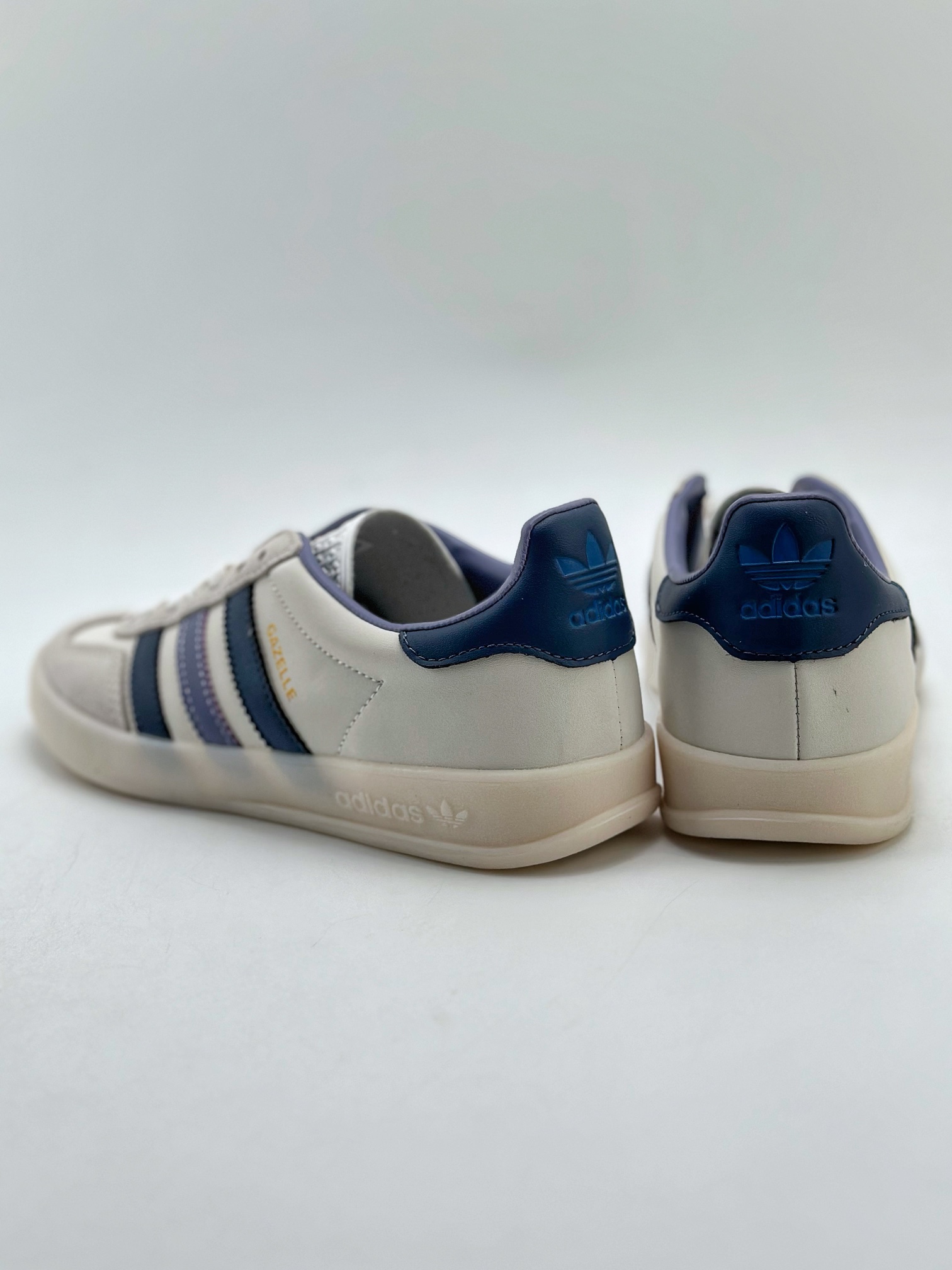 180 adidas Originals Gazelle INdoor 三叶草休闲防滑耐磨低帮板鞋 IG1643