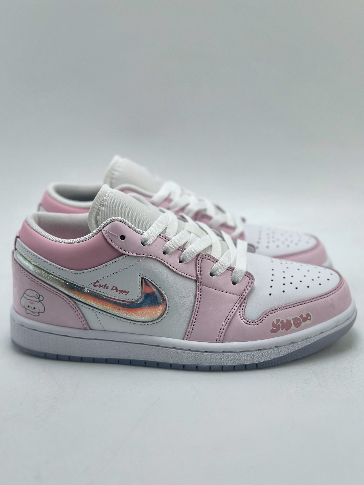 200 Air Jordan 1 Retro Low 蜜莓圣兔 冰雪圣诞  FQ9112-100