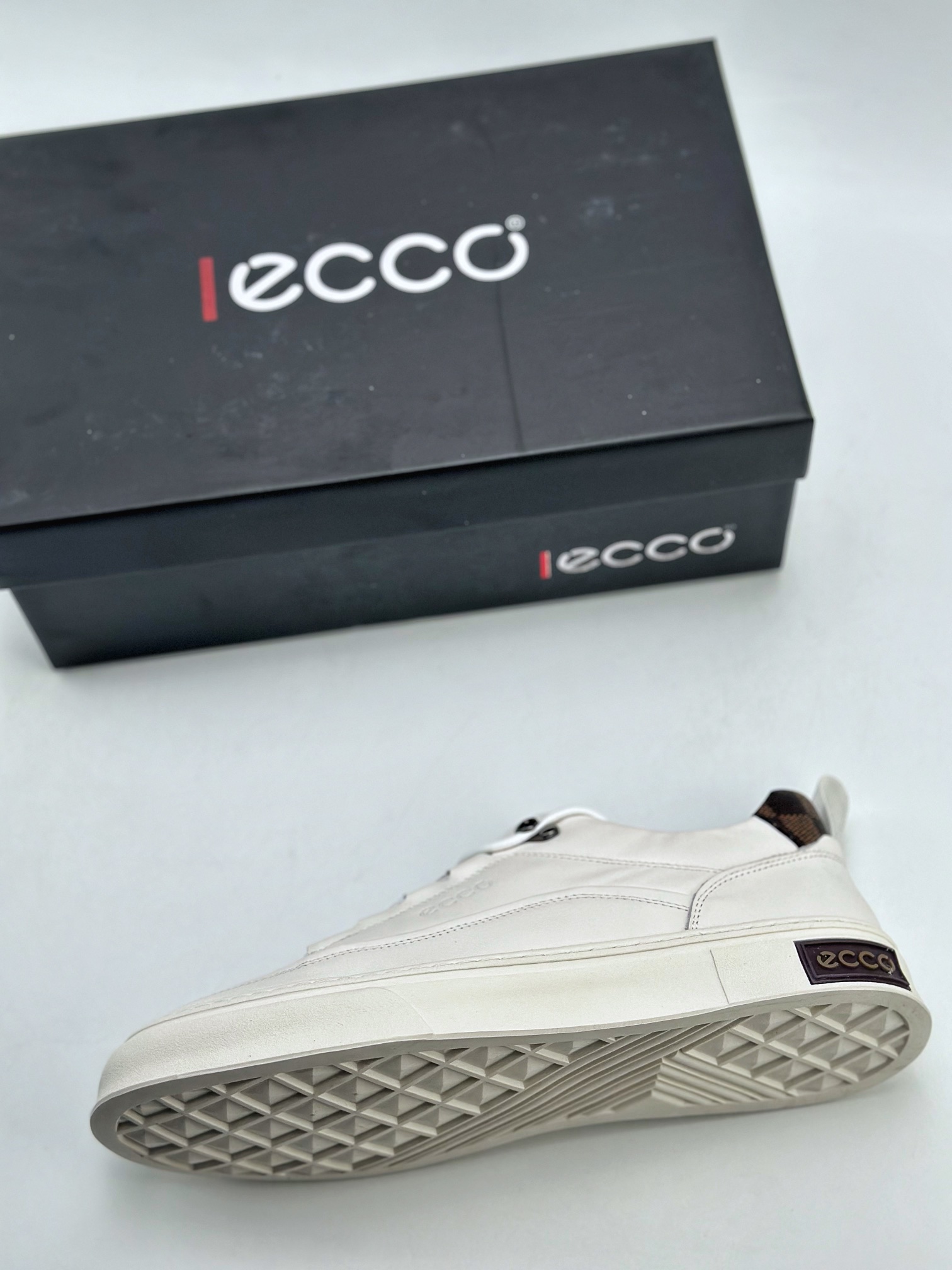 300 ECCO/爱步 运动跑鞋/休闲鞋