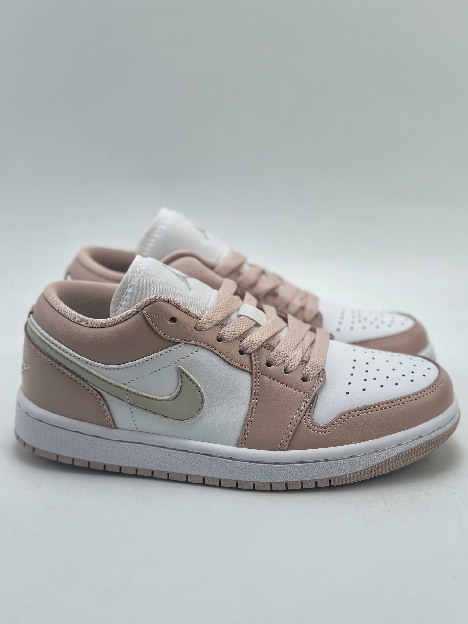 200 Air Jordan 1 Retro Low 粉白 DC0774-120