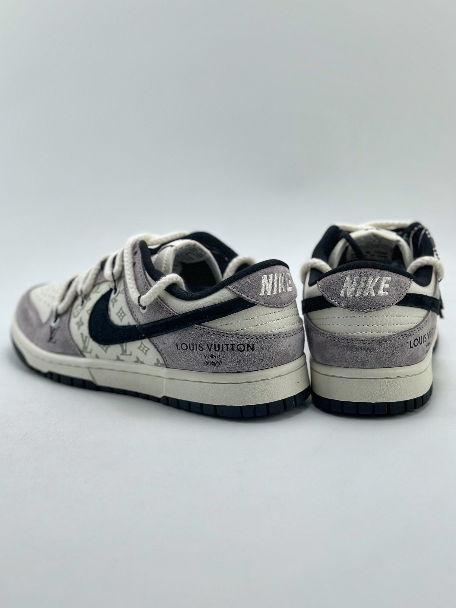 300 Nike SB Dunk Low x Louis Vuitton 米白灰印花 SJ2068-232