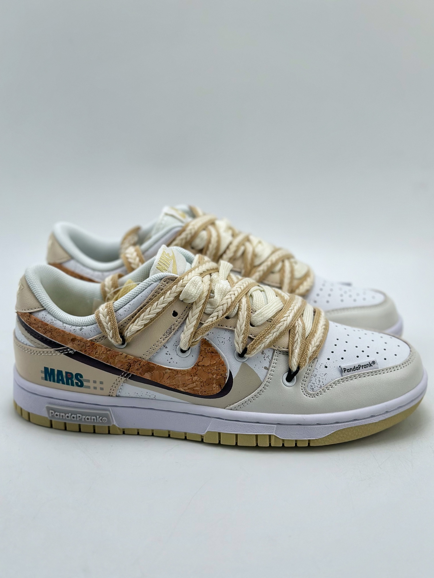 280 Nike SB Dunk Low 熊猫恶作剧 宇宙探索 DV0833-100