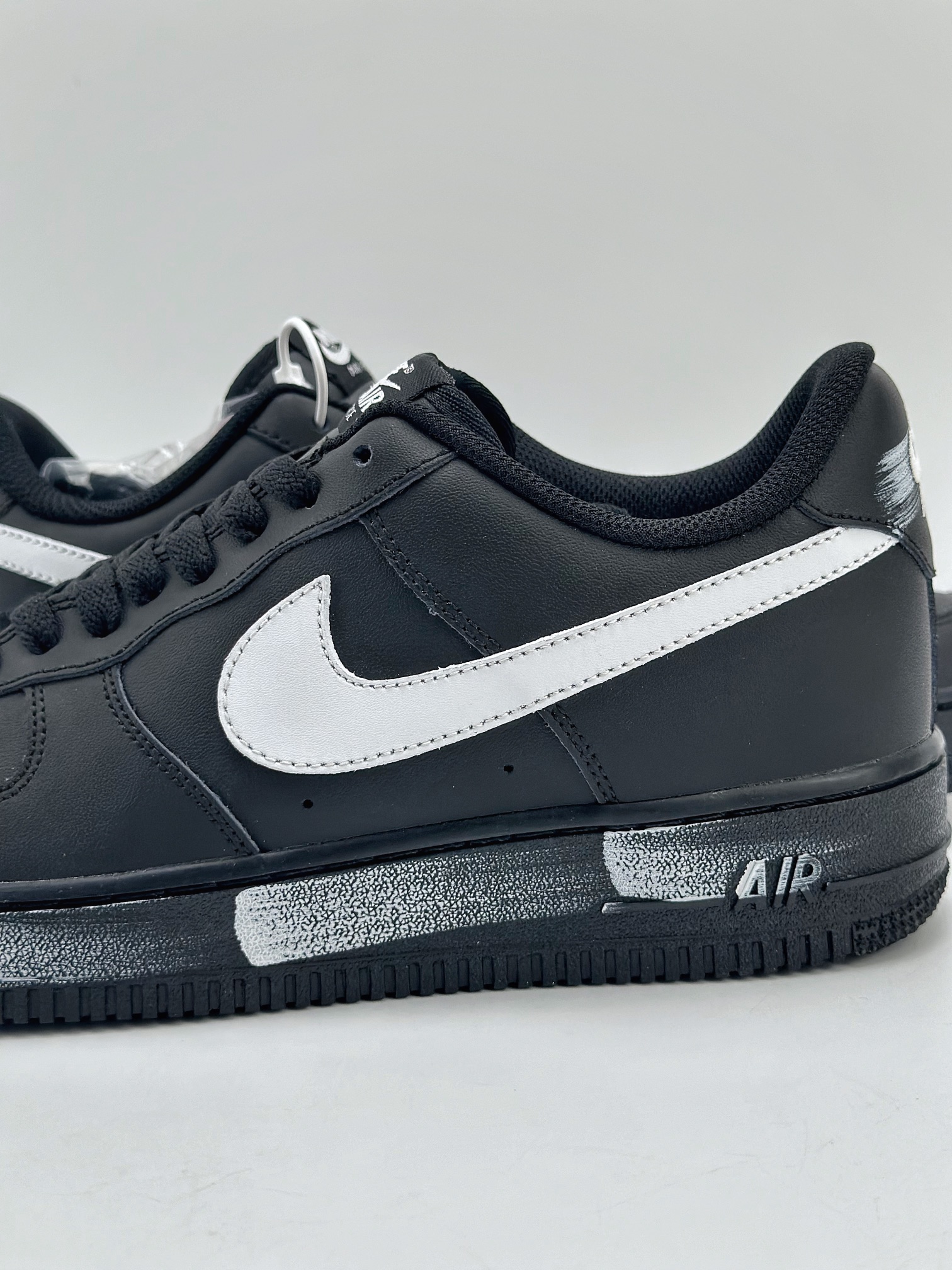 220 Nike Air Force 1 Low 07 黑白涂鸦 FZ0627-010