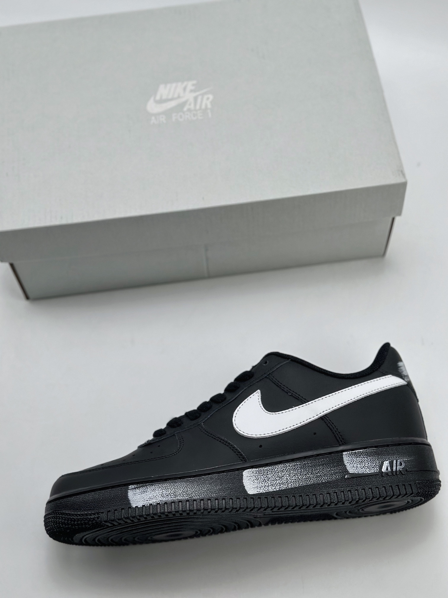 220 Nike Air Force 1 Low 07 黑白涂鸦 FZ0627-010