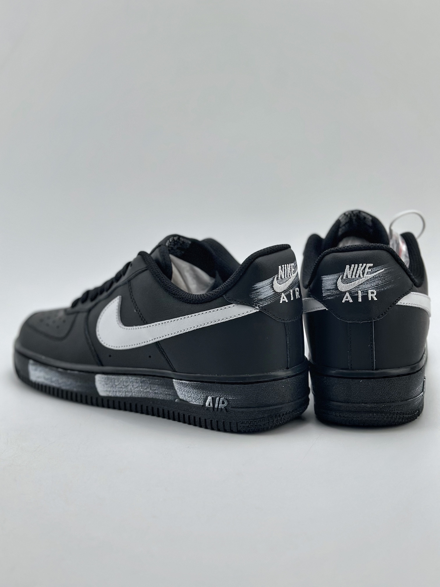 220 Nike Air Force 1 Low 07 黑白涂鸦 FZ0627-010