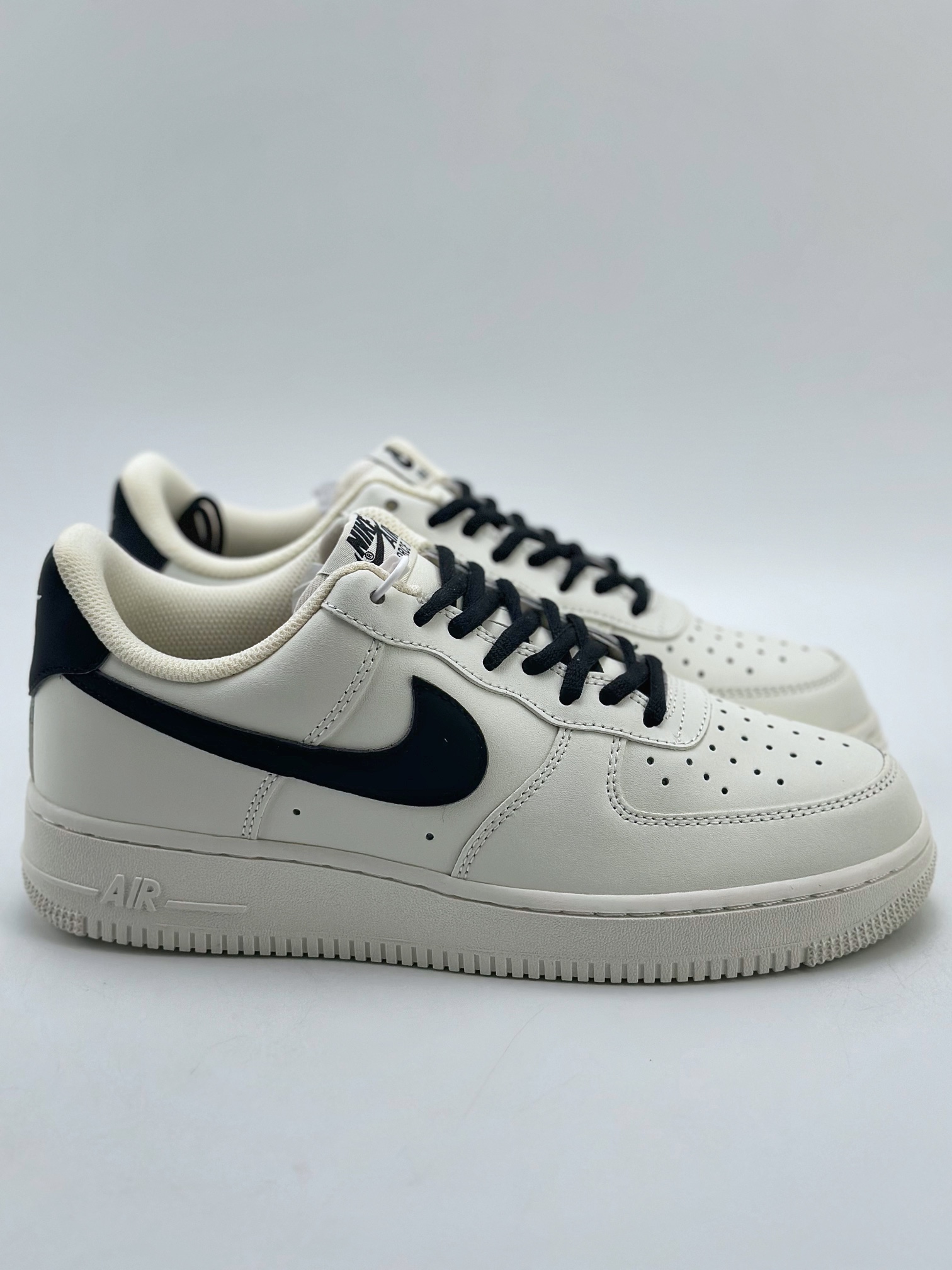 200 Nike Air Force 1 Low 07 白黑勾 CQ5059-221