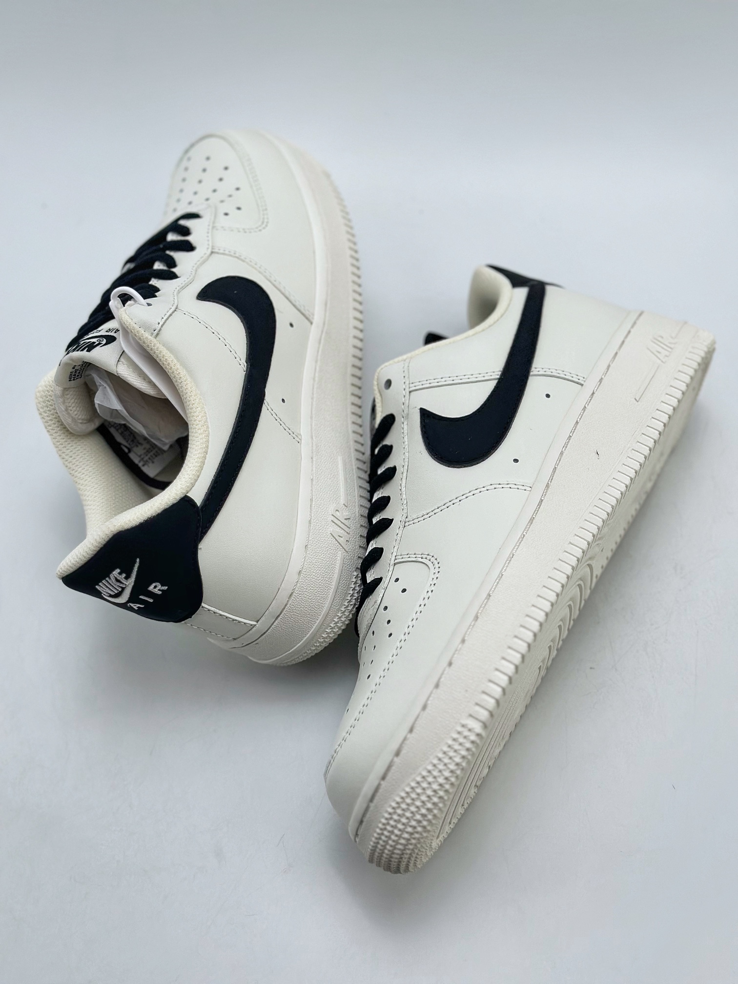 200 Nike Air Force 1 Low 07 白黑勾 CQ5059-221